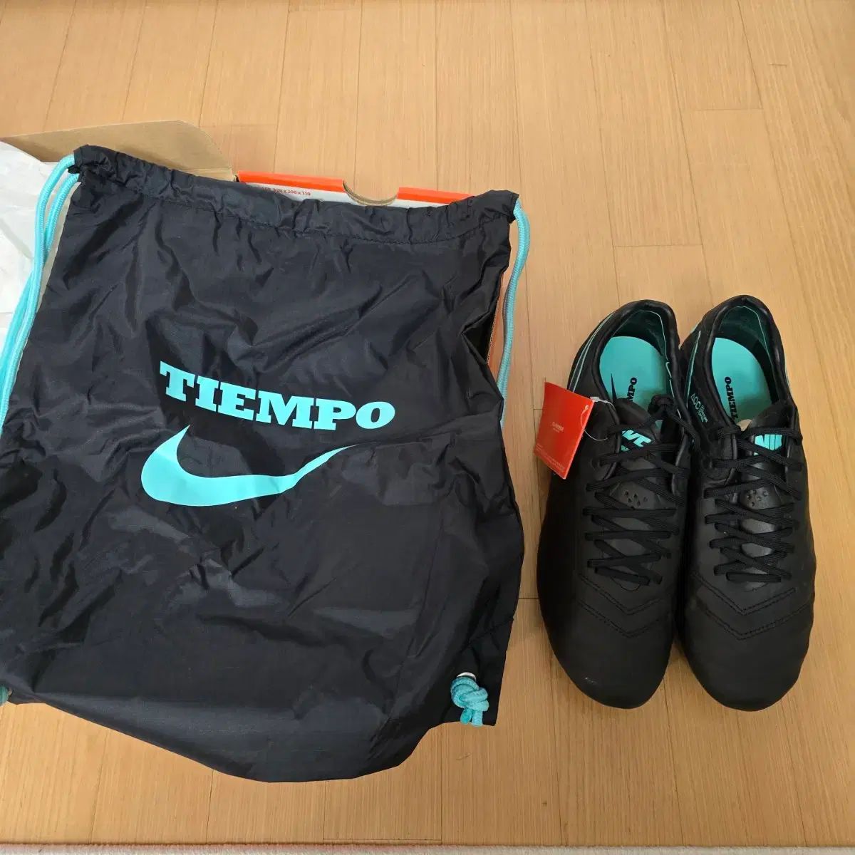 モデル名 Tiempo Legend フットサルシューズ シューズ サッカー フットサル