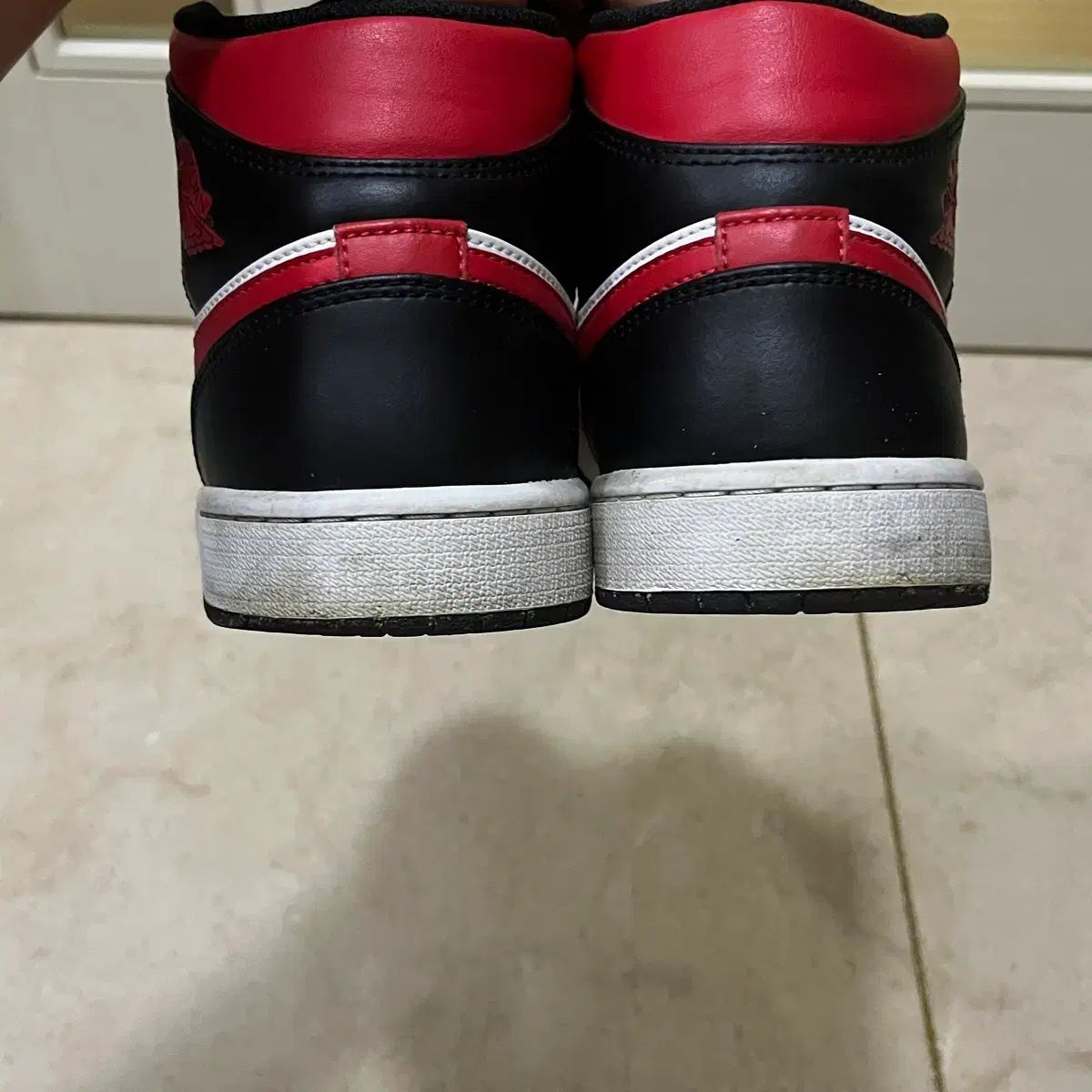 ジョーダン1 ミッド