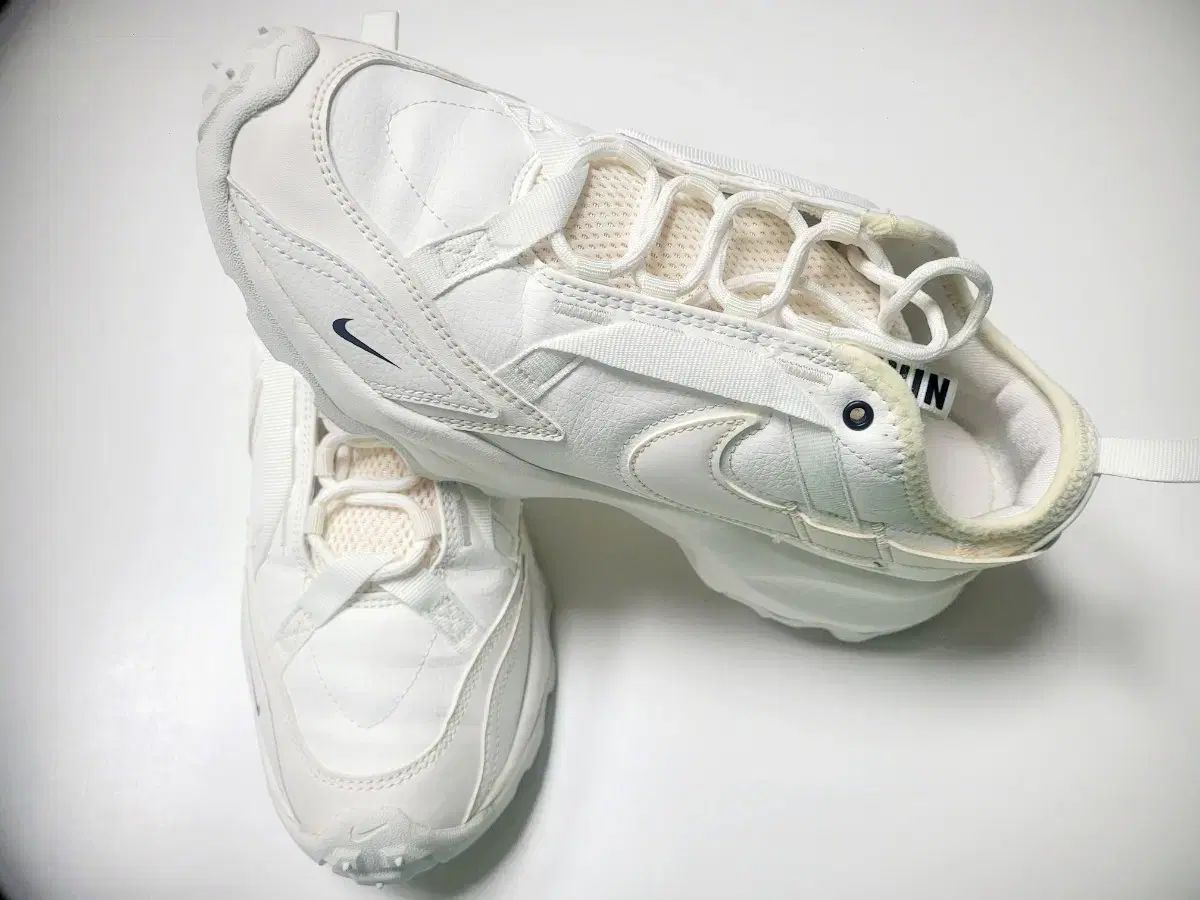 7900 サミットホワイト