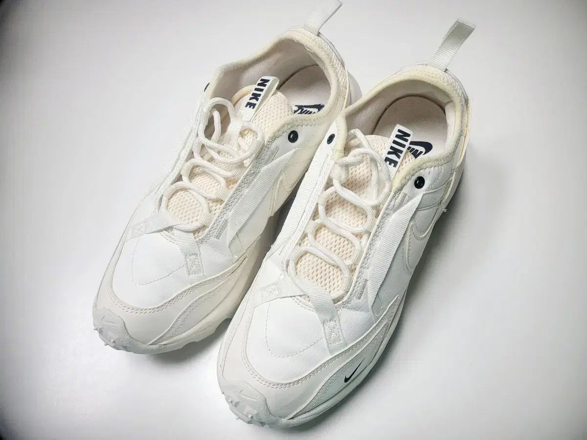 ナイキ TC 7900 サミットホワイト