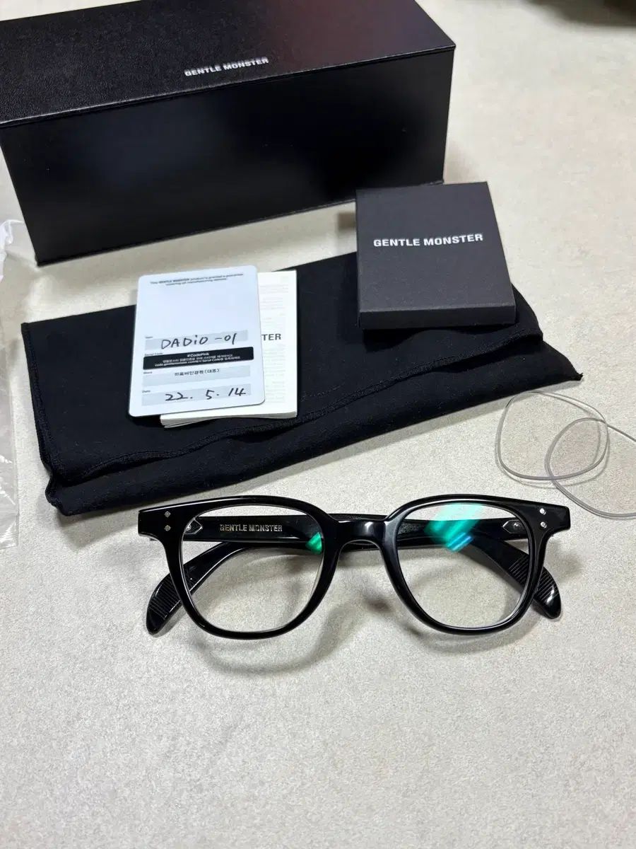 ジェントルモンスター DADIO