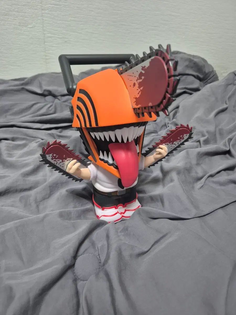 チェンソーマン フィギュア 貯金箱