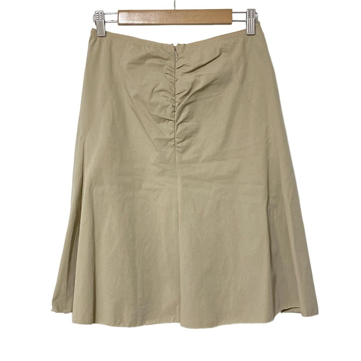 PRADA(プラダ) スカート サイズ40 M レディース美品 - ベージュ ひざ丈