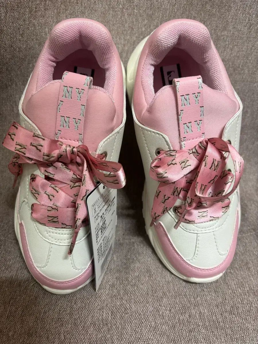 MLB キッズ NY リボン スニーカー 230 サイズ