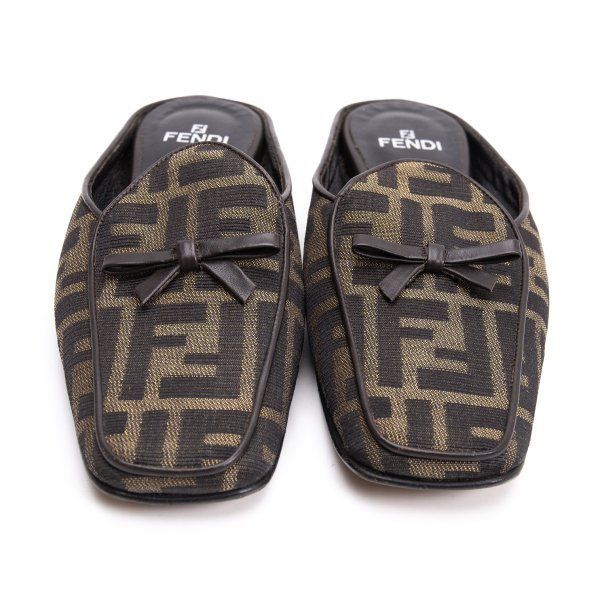 フェンディFENDI ズッカ柄ミュール 黒ベージュ36(23.5) - メルカリ