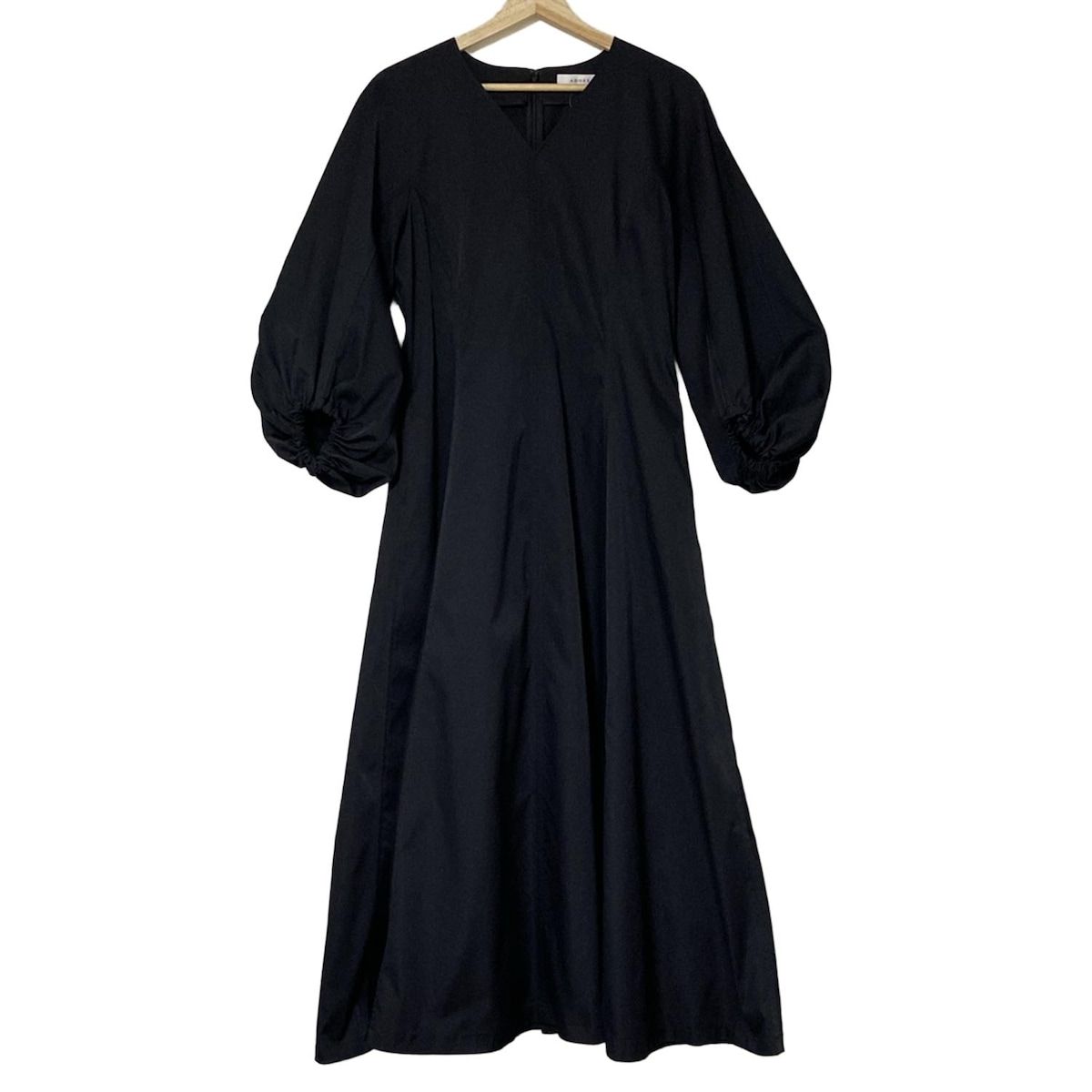 ADORE(アドーア) ワンピース サイズ38 M レディース - 黒 Vネック/長袖