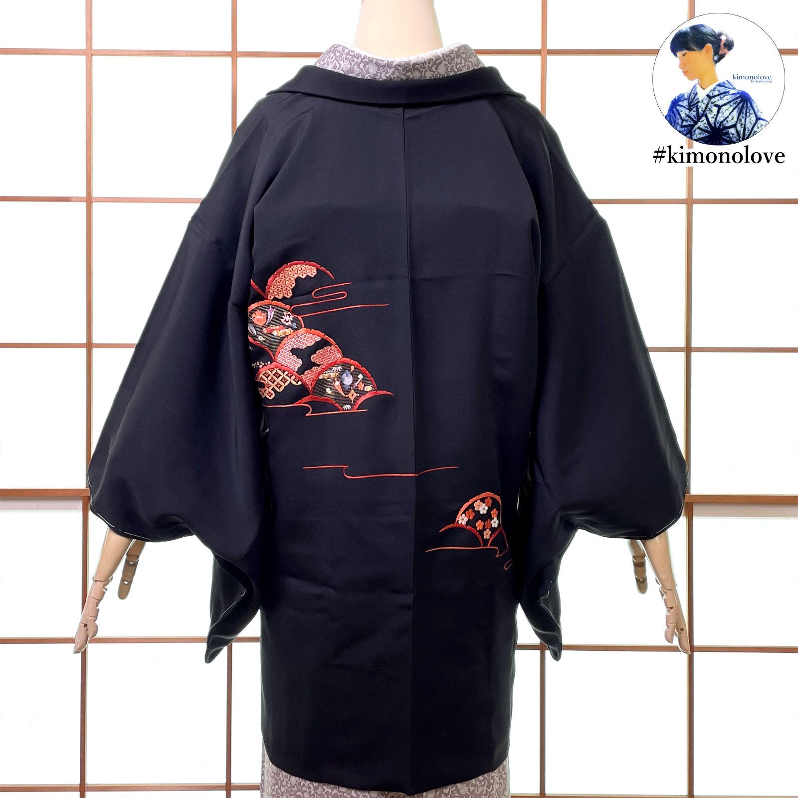 羽織 絵羽織 正絹 手刺繍 金糸 雪輪芝青海波 宝尽くし ブラック 羽織紐付き 着物 kimonolove ♥品 一点物 オゾン消臭サービス A-2614