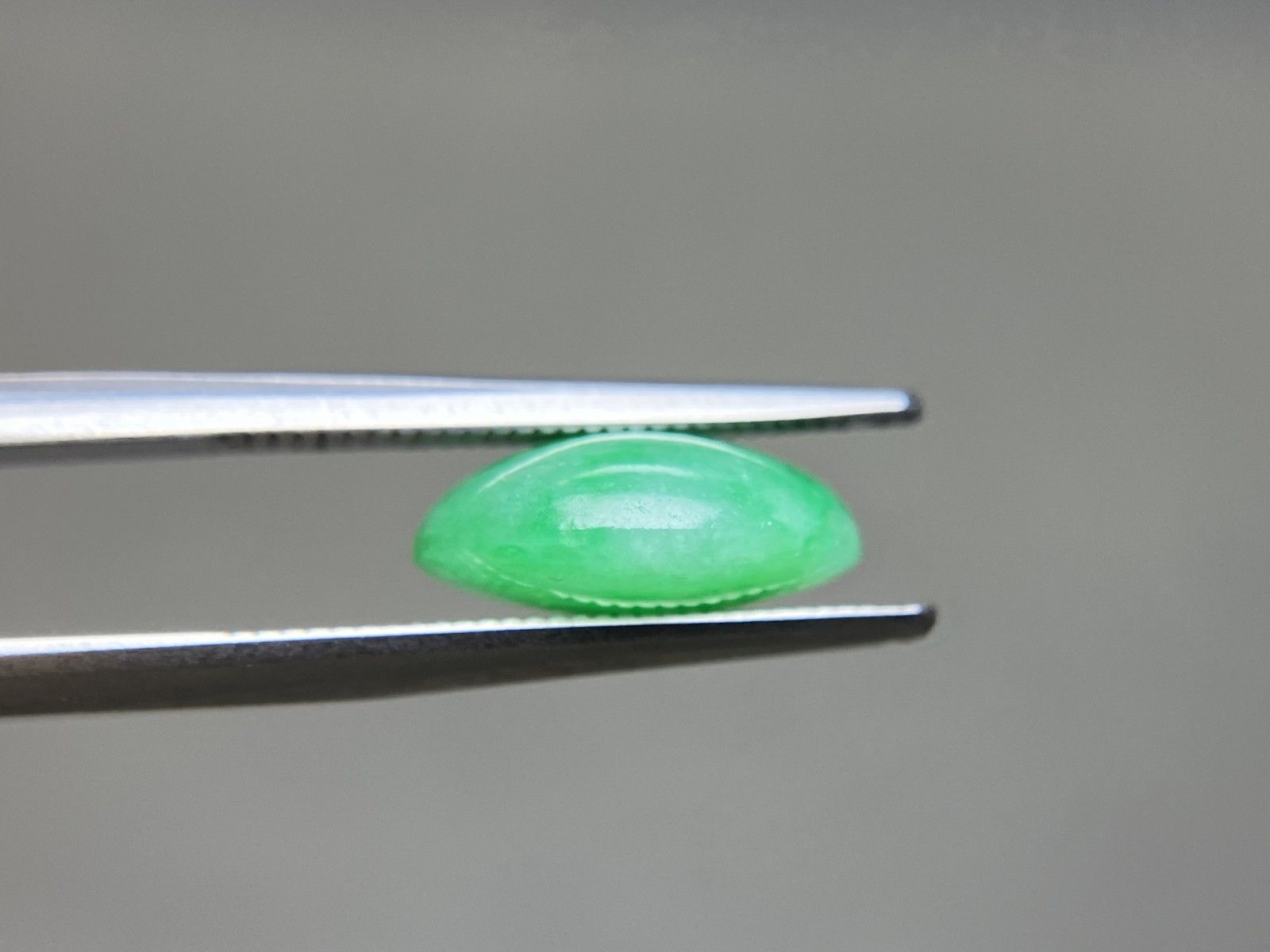 ひすい（ヒスイ 翡翠） 天然 4.907ct 宝石ソーティング付き 11.9㎜×9.7