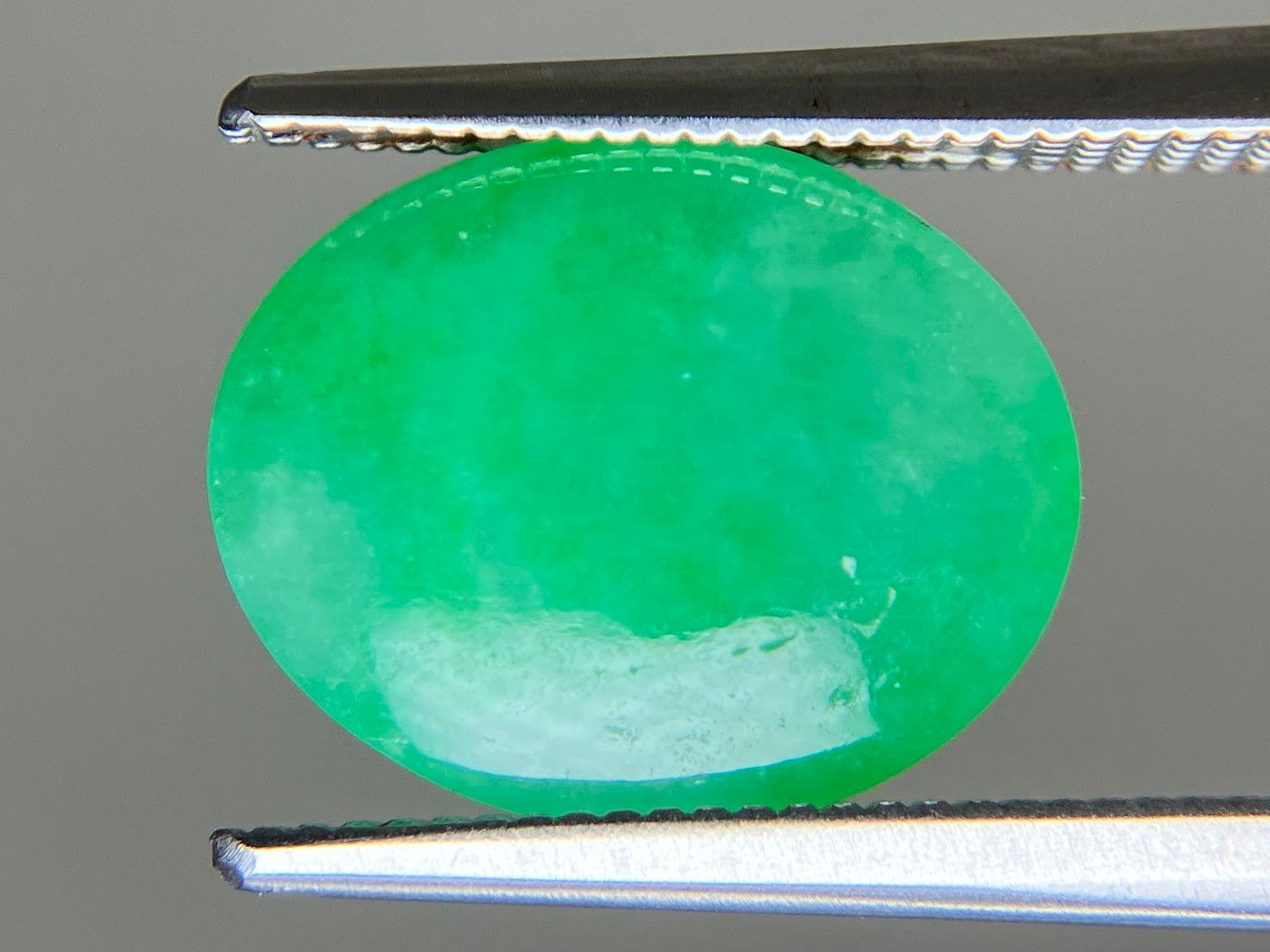 ひすい（ヒスイ 翡翠） 天然 4.907ct 宝石ソーティング付き 11.9㎜×9.7