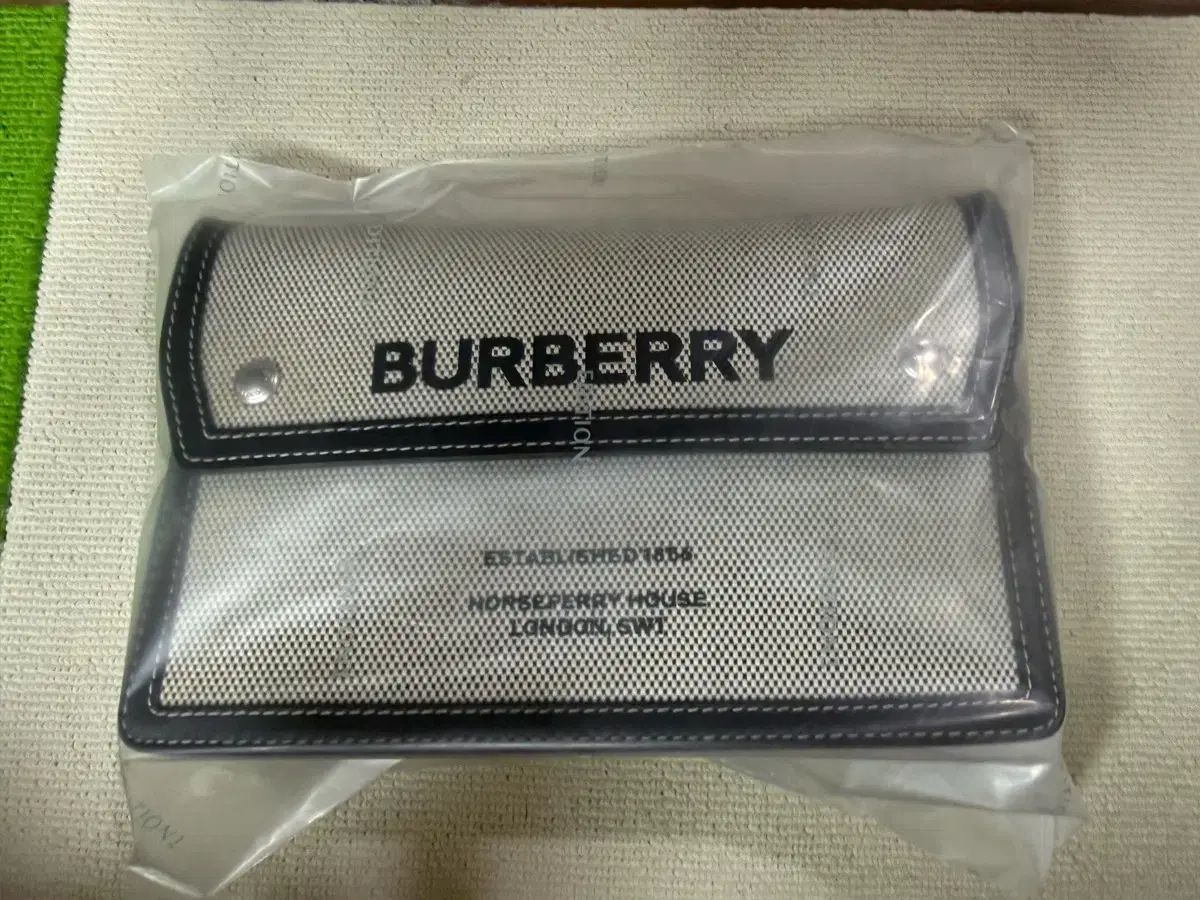 バーバリー ホースペリー クロスバック