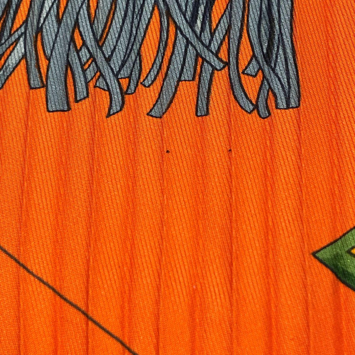 エルメス HERMES カレ 90 CUIRS DU DESERT 砂漠の革飾り プリーツ