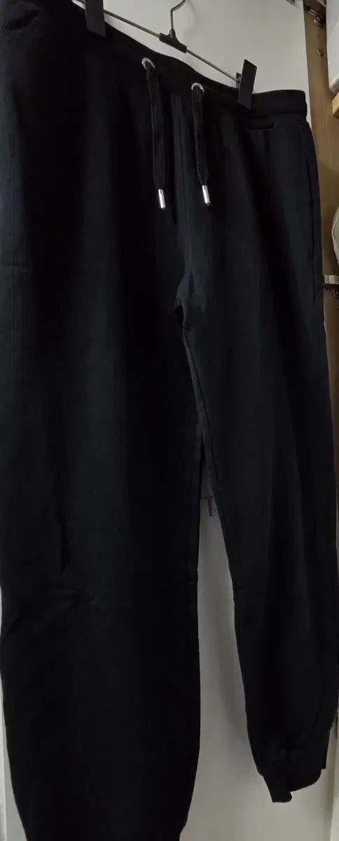 アミ スモール ハート ロゴ ブラック トレーニング ズボン