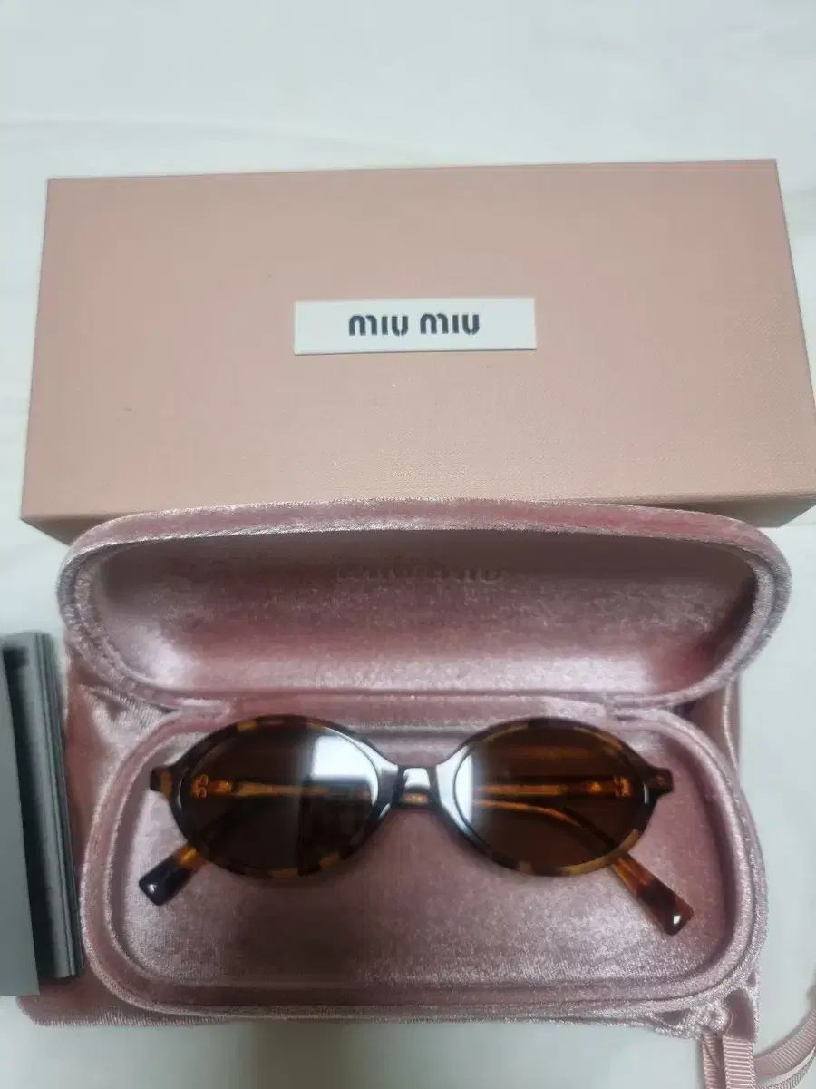 ミュウミュウ リーガルド レオパード柄 サングラス 迅速な取引