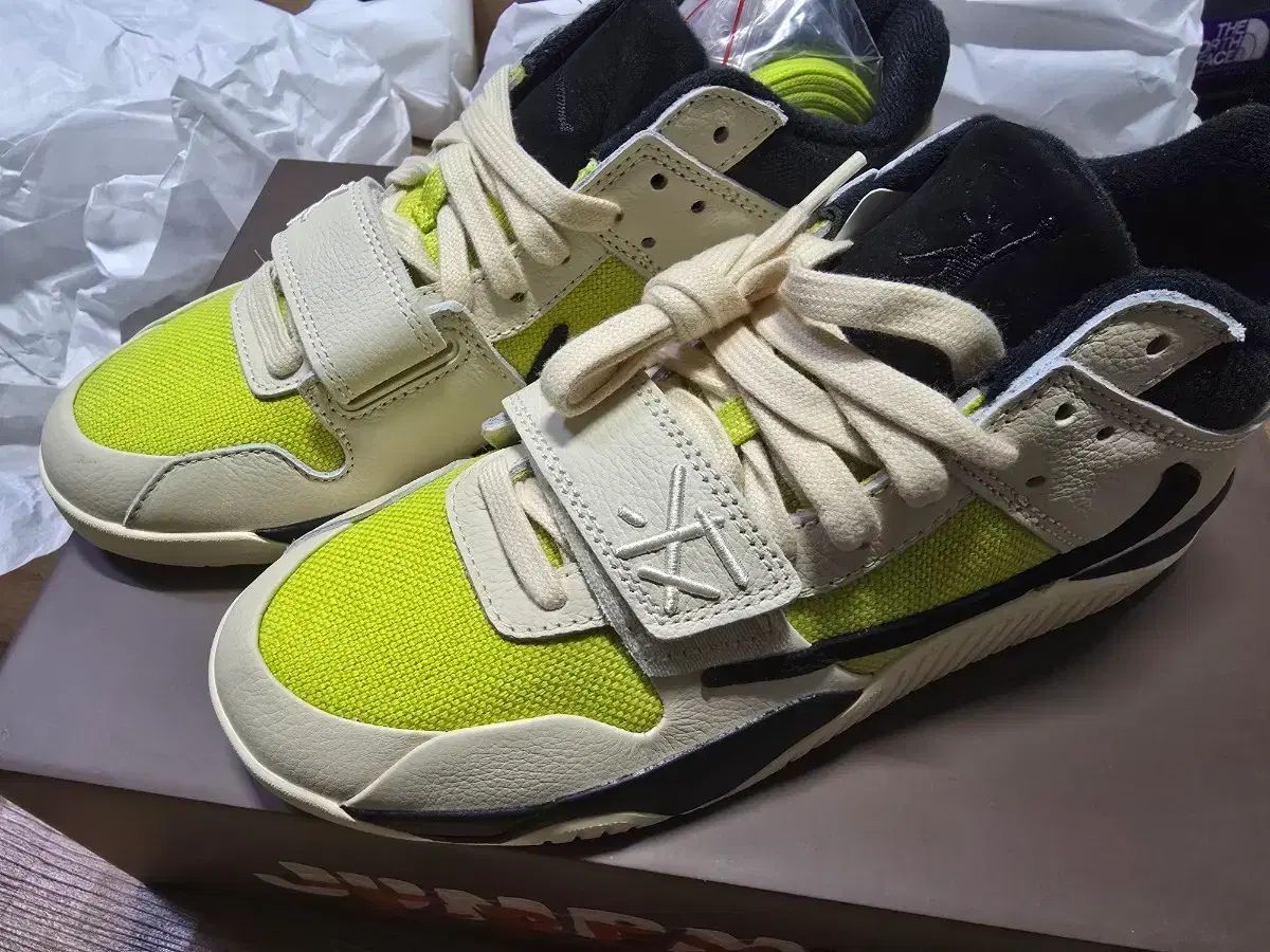 ジョーダン x トラヴィス スコット ジャンプマン ジャック TR ブライト カクタス