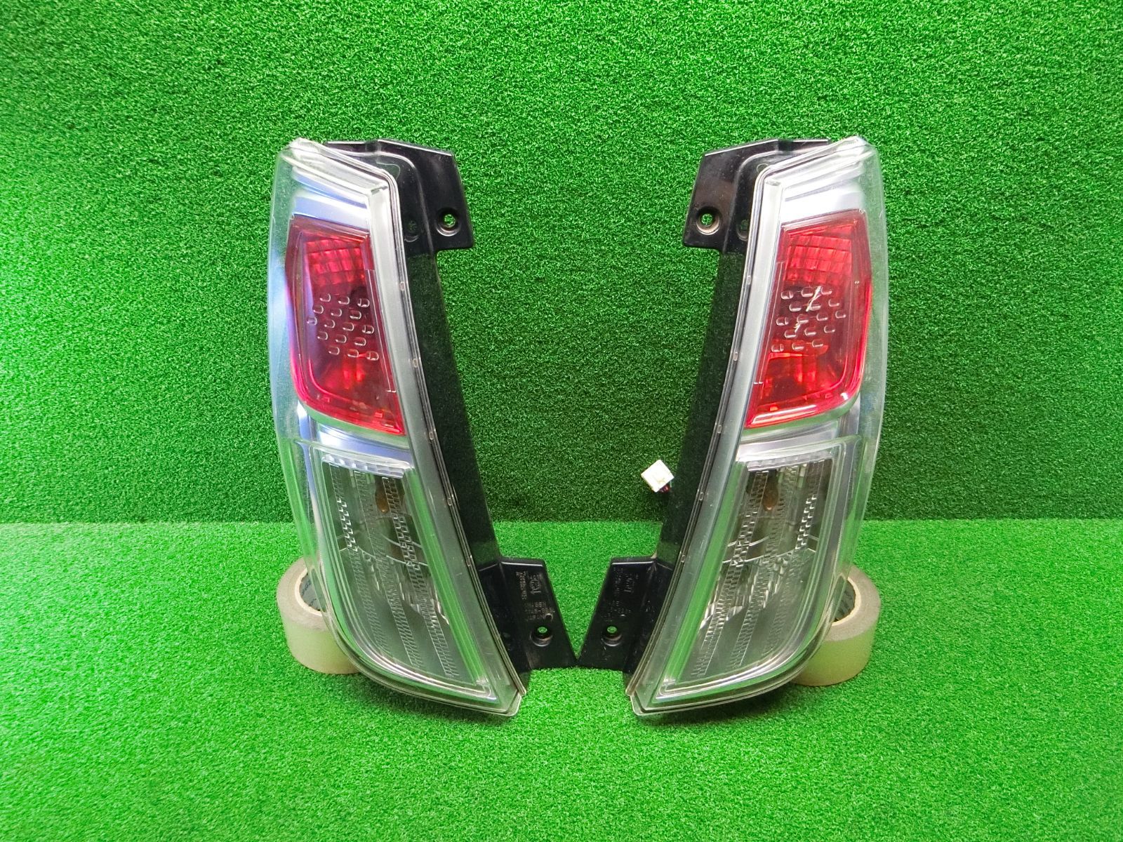 12503] 送料無料 日産 デイズルークス B21A テールライト テールランプ