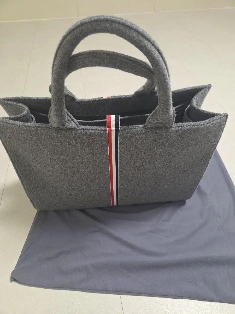 トム ブラウン ポップアップ VIP モデル トートバッグ ラージ