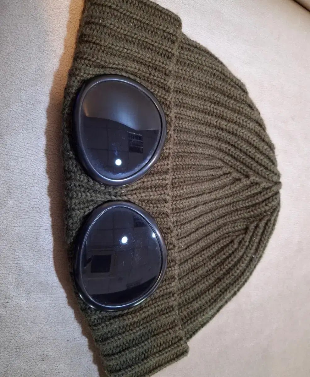 C.P. COMPANY シーピーカンパニー ゴーグル ニット 帽子 カーキ