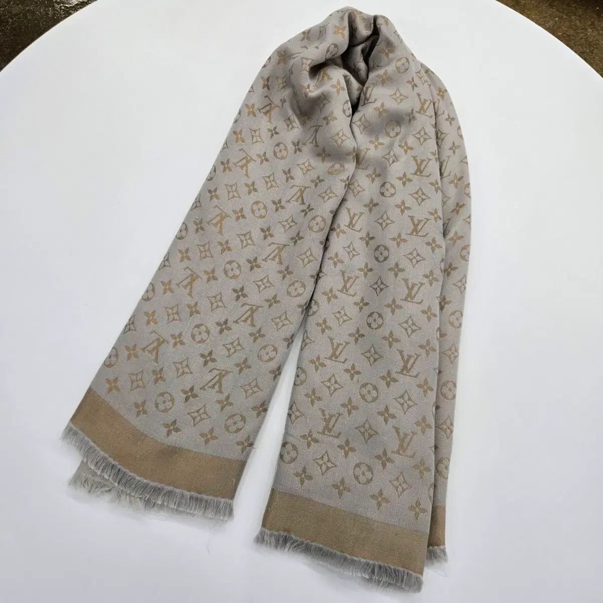 Louis Vuitton LV モノグラム シャイン ジャイアント ショール マフラー