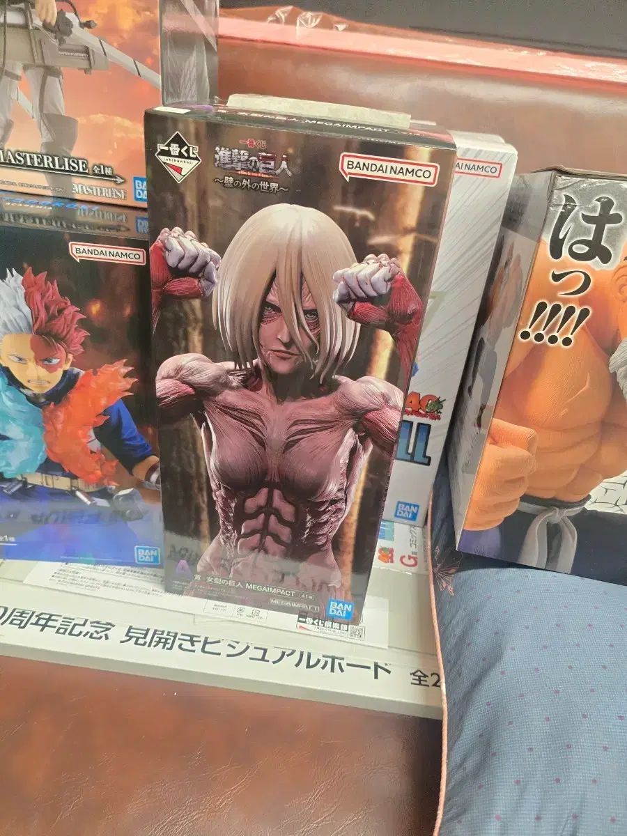 進撃の巨人 レディース型巨人 フィギュア