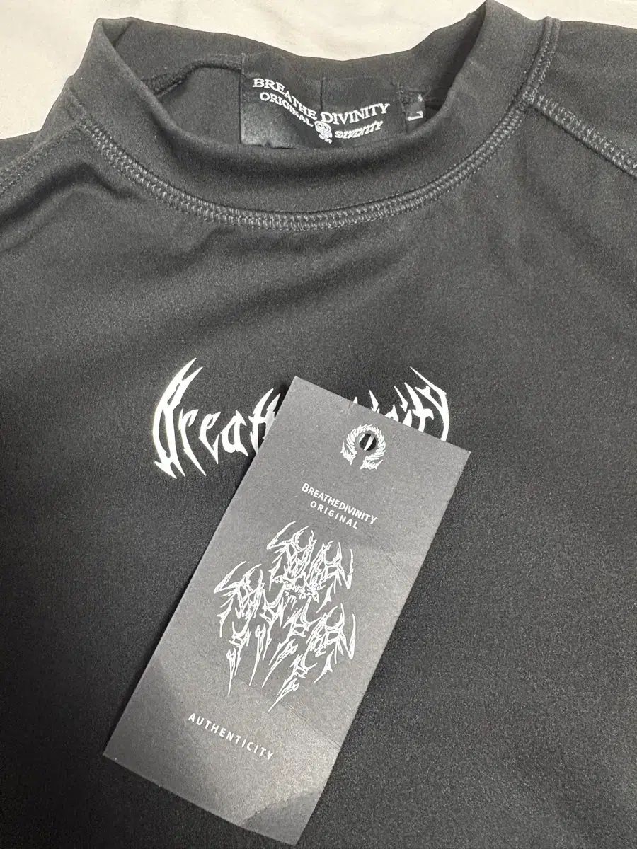 Breathedivinity ブラック 半袖 Tシャツ コンプレッション