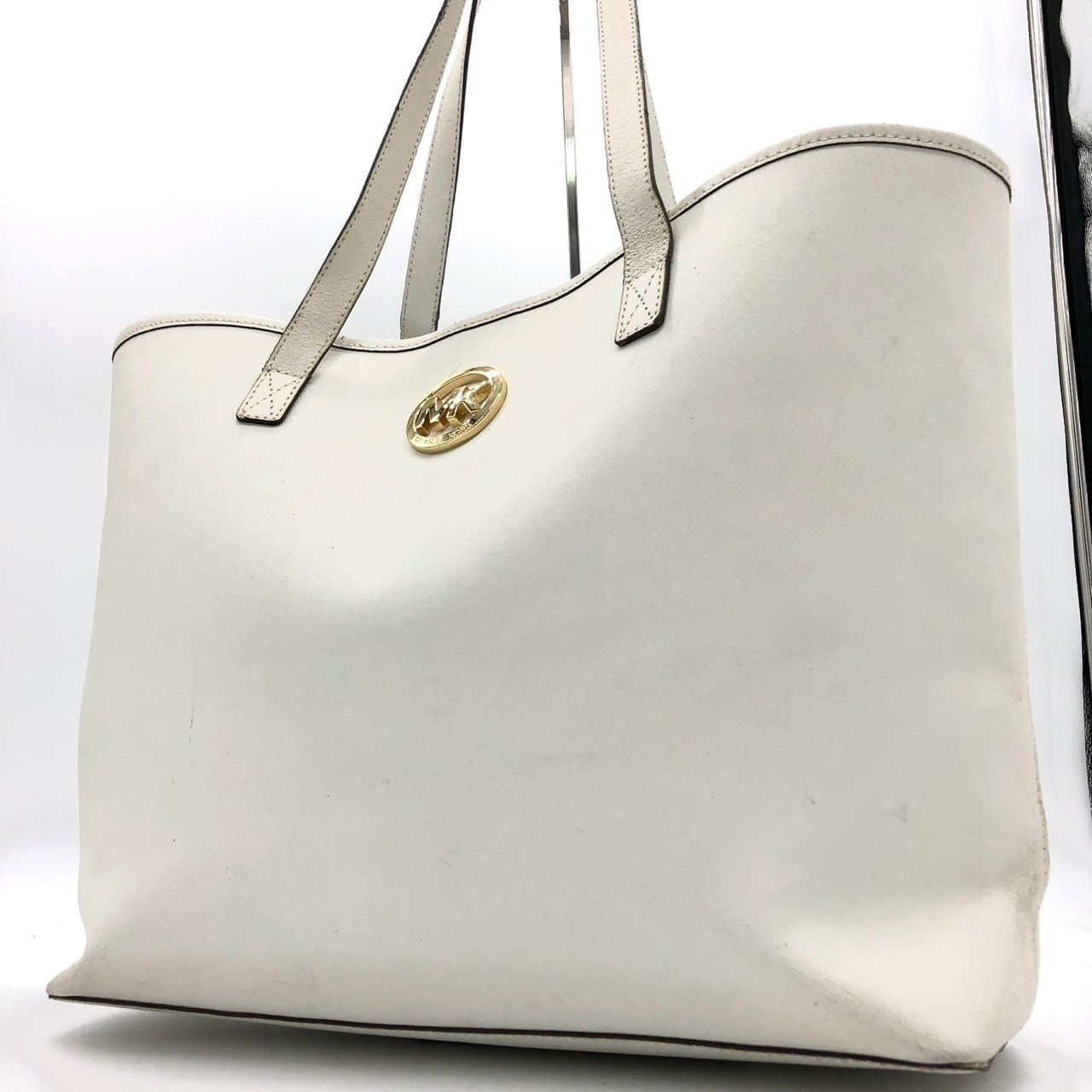 マイケルコース トートバッグ 白 MICHAEL KORS レザー 中古 B - メルカリ