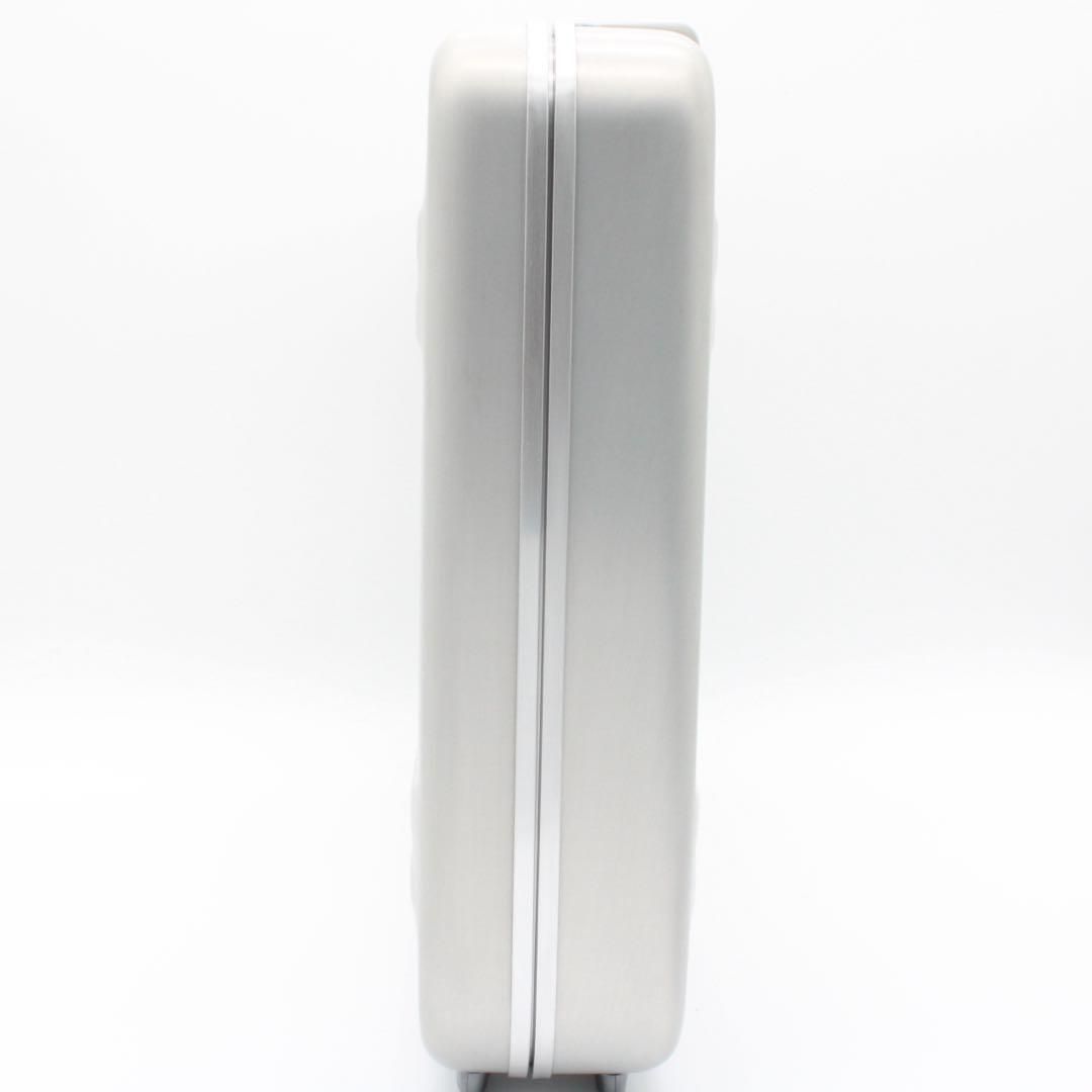 【極美品】ZERO HALLIBURTON アタッシュケース ZeroCrown 極美品】ZERO HALLIBURTON アタッシュケース ZeroCrown - メルカリ