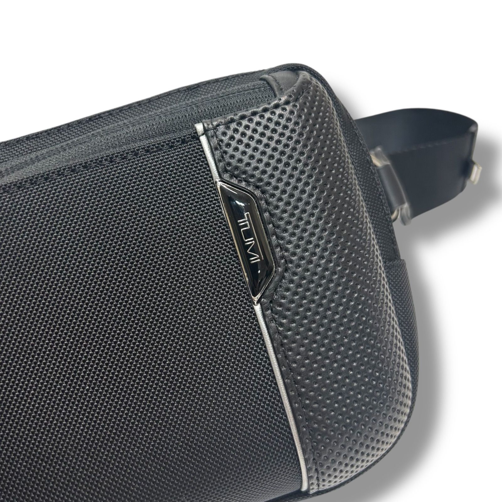 TUMI トゥミ ARRIVE アリヴェ Messina Utility Pouch メッシーナ