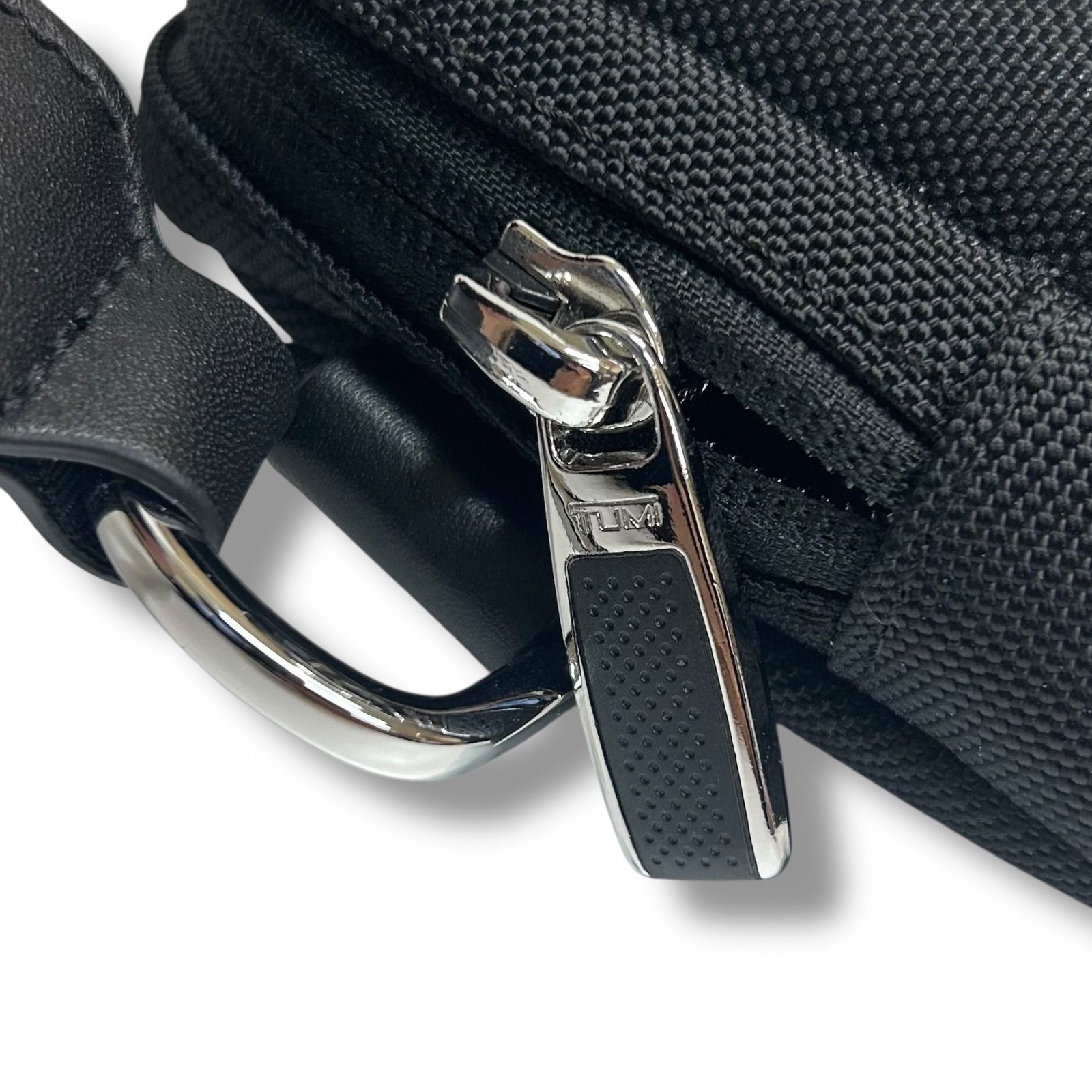 TUMI トゥミ ARRIVE アリヴェ Messina Utility Pouch メッシーナ