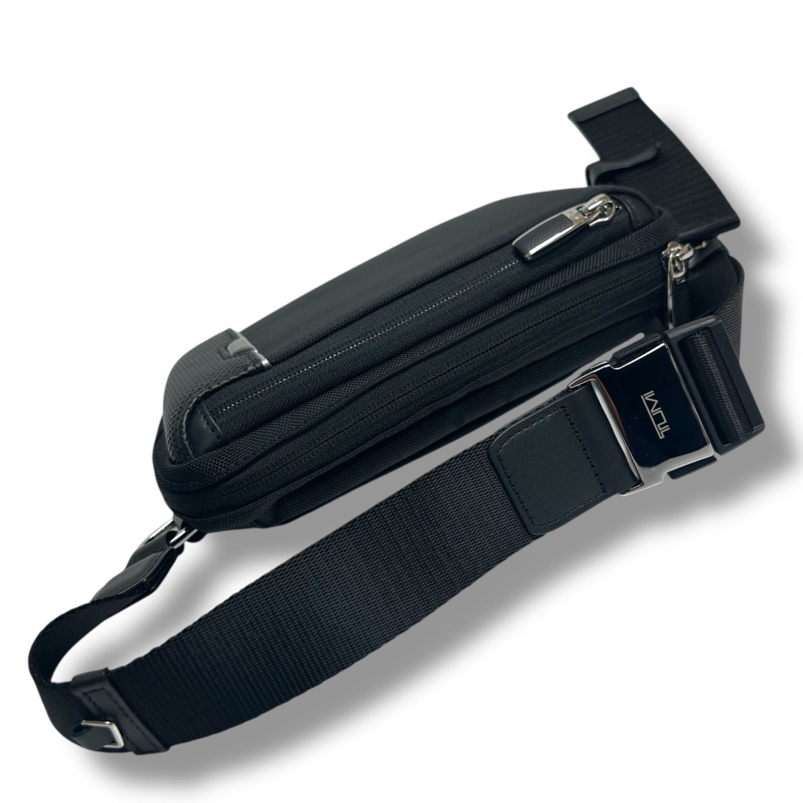 TUMI トゥミ ARRIVE アリヴェ Messina Utility Pouch メッシーナ