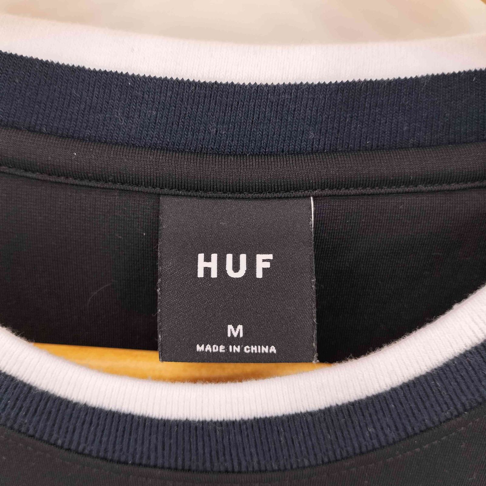 HUF(ハフ) LUX JERSEY LS CREW ロゴワッペン ロングスリーブTシャツ メンズ  M【中古】【ブランド古着バズストア】 ハフ HUF LUX JERSEY LS CREW ロゴワッペン ロングスリーブTシャツ