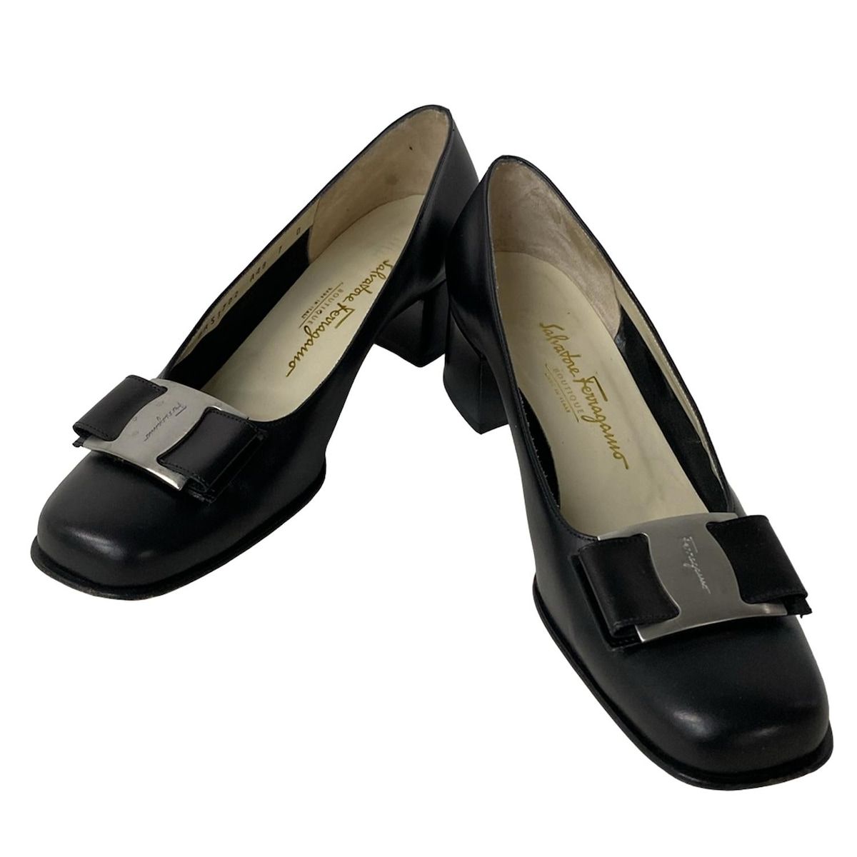 SalvatoreFerragamo サルバトーレフェラガモ パンプス 7 D レディース - 黒 レザー