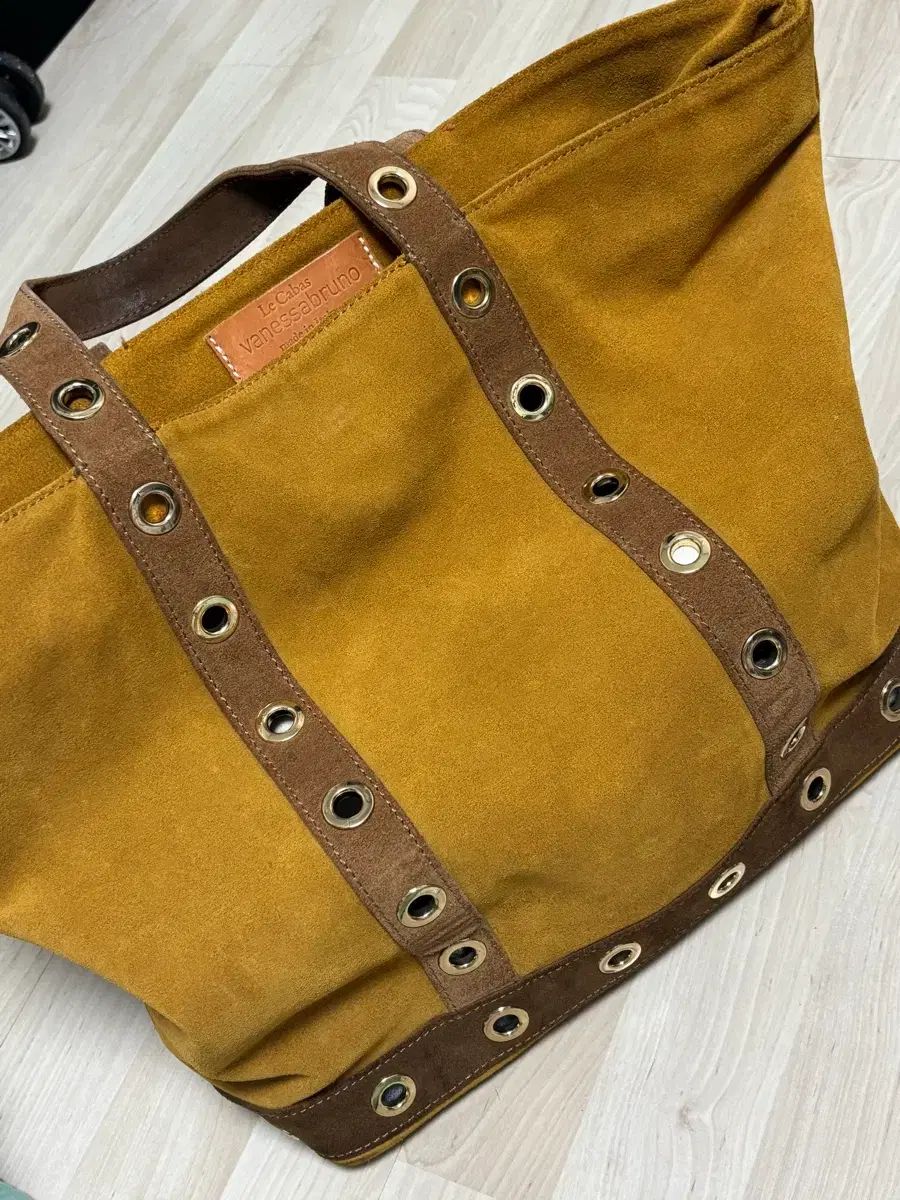 ヴァネッサ ブリューノ カバス スウェード トートバッグ