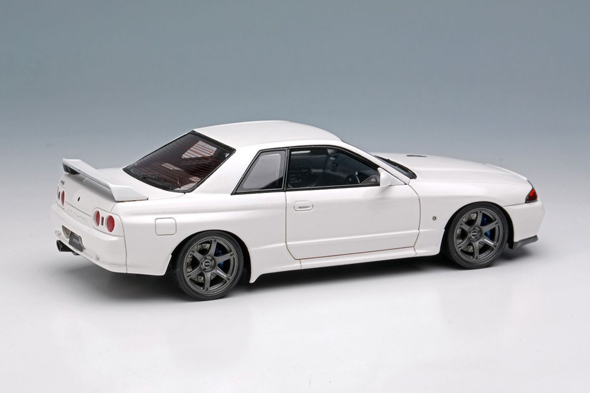 BUILT BY LEGENDS マインズ スカイライン GT R BNR 32 シラナミホワイト