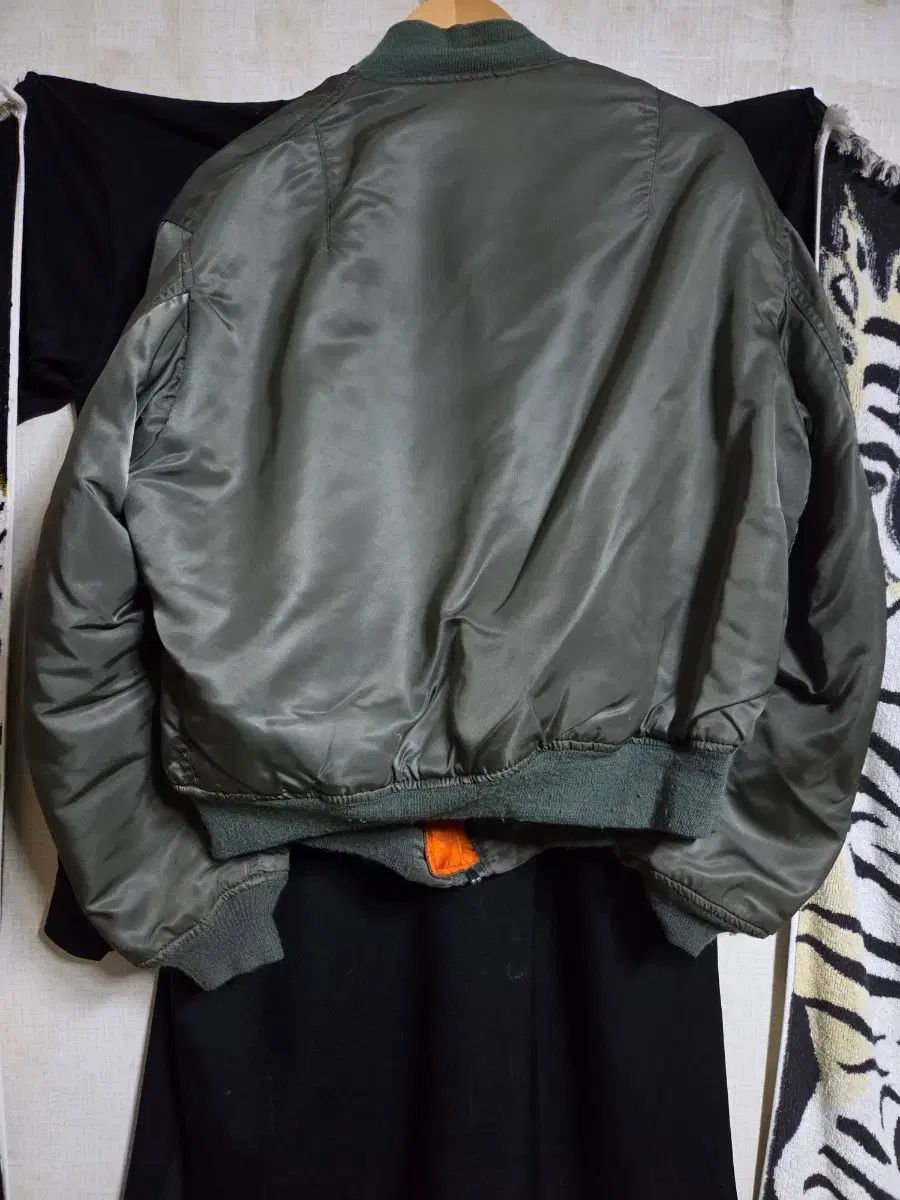 90 s アルファインダストリーズ MA-1 軍納バージョン XL