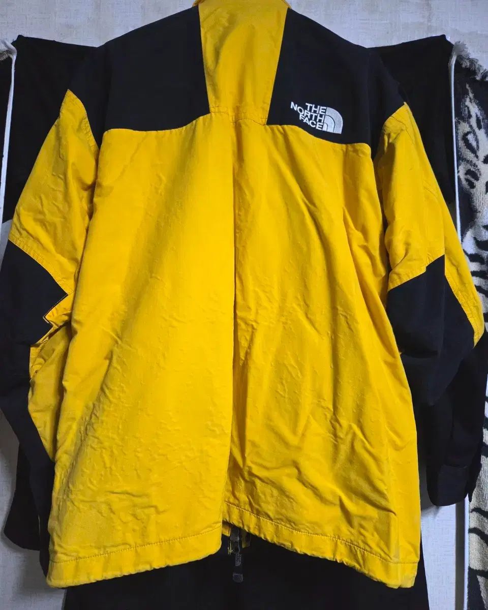 THE NORTH FACE 90 s マウンテンパーカ イェロー 105 size