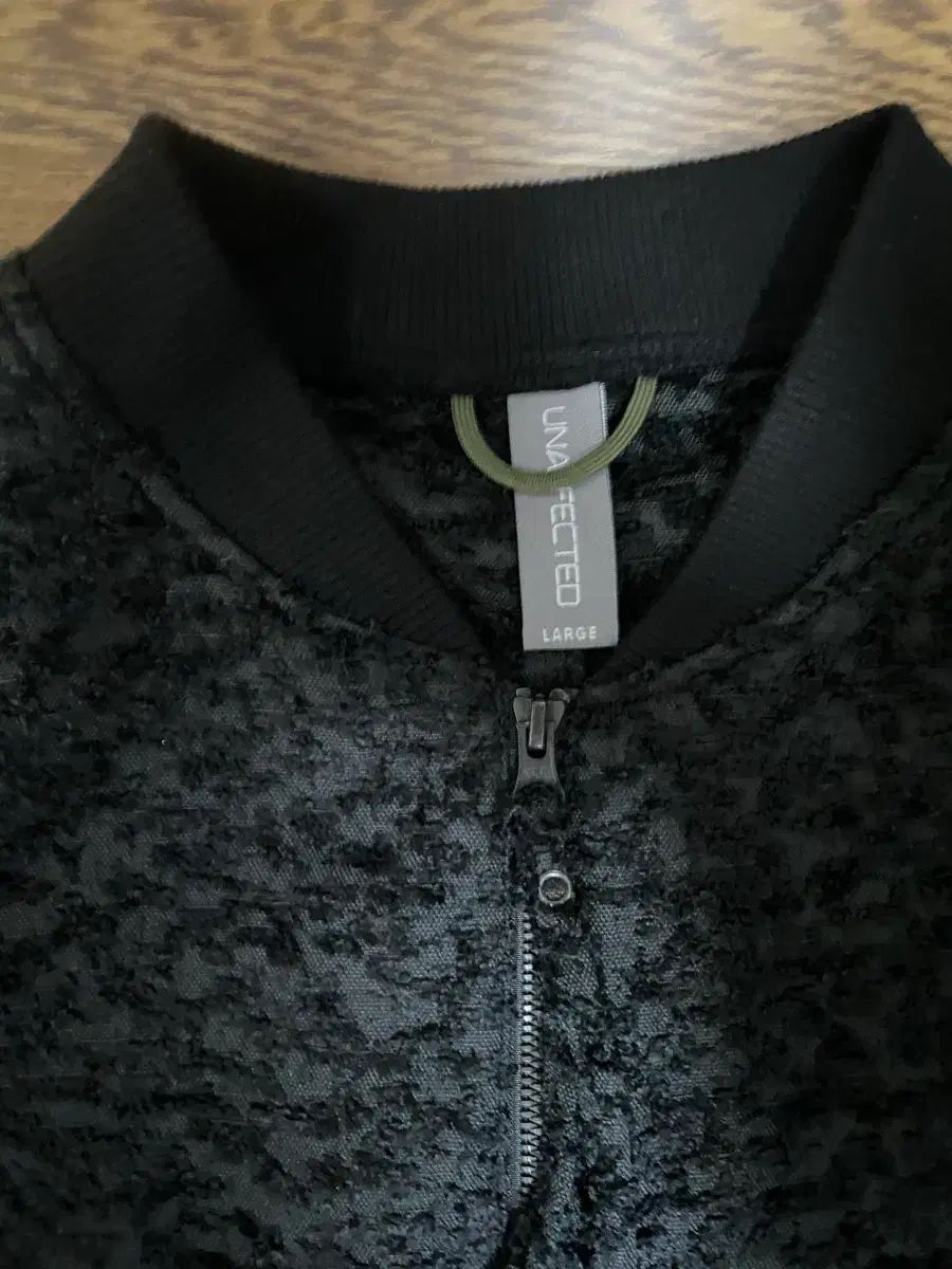 UNAFFECTED シャギーブークレ 텍스쳐 ジップアップ ジャケット L ブラック