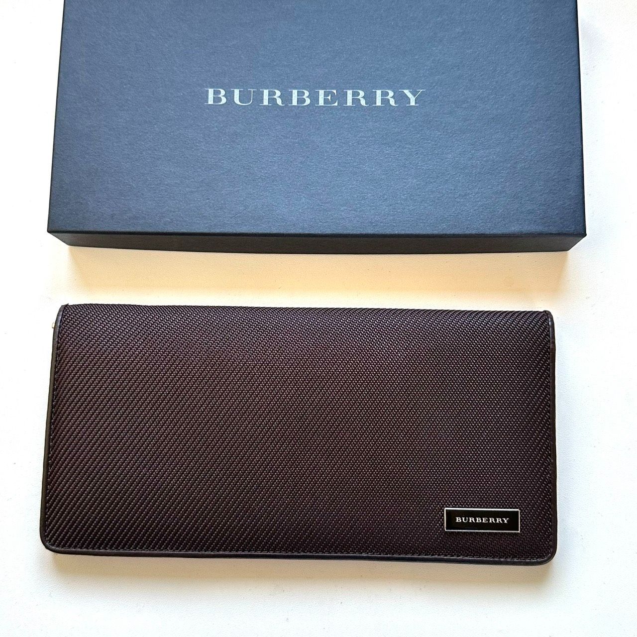 メンズ Burberryバーバリー ラウンドファスナー長財布 PVCレザー ブラック
