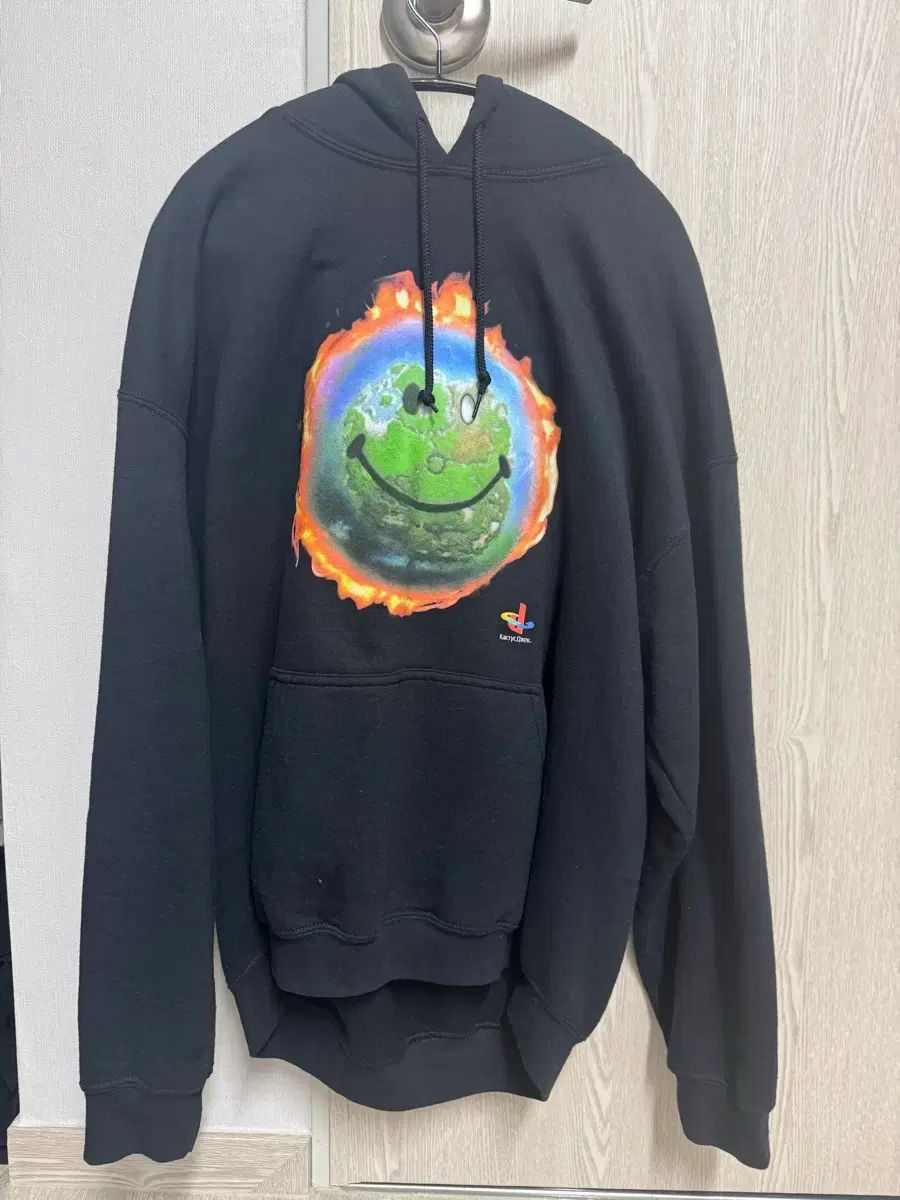 トラヴィススコット WORLD フーディー L - メルカリ