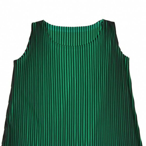 イッセイミヤケISSEY MIYAKE バイカラープリーツノースリーブ