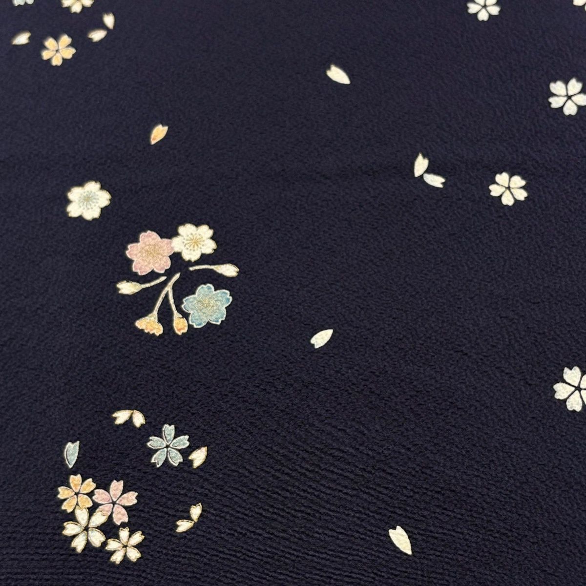 反物 秀品 小紋 桜 花びら 金彩 濃紺 正絹