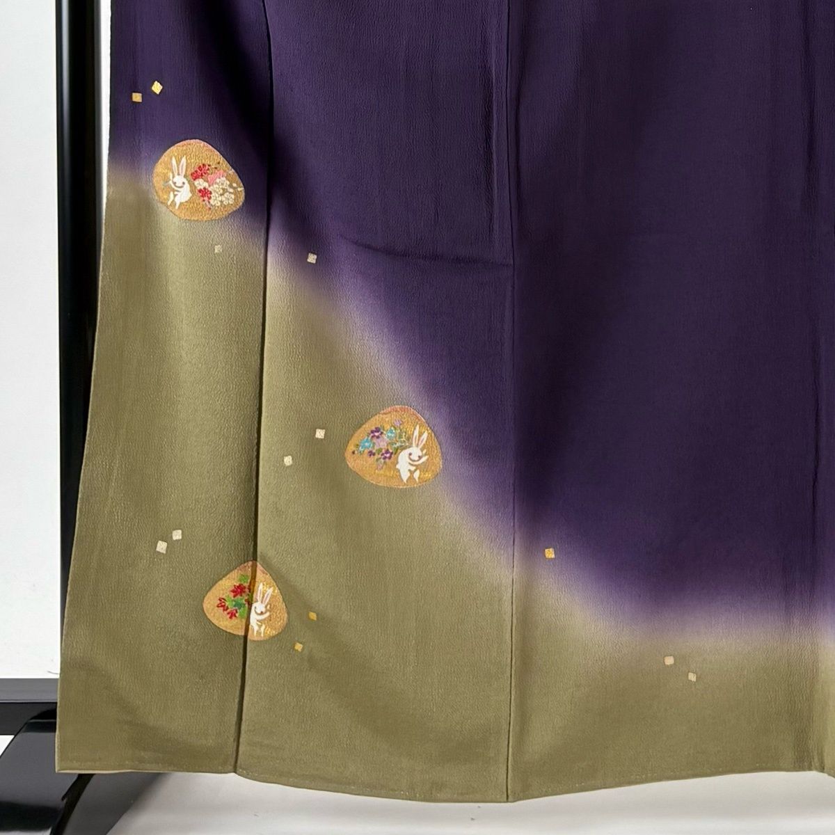 付下げ 身丈164 cm 裄丈67.5 L 袷 ホリヒロシ 落款 貝合わせ うさぎ 金彩 縮緬 濃紫 正絹