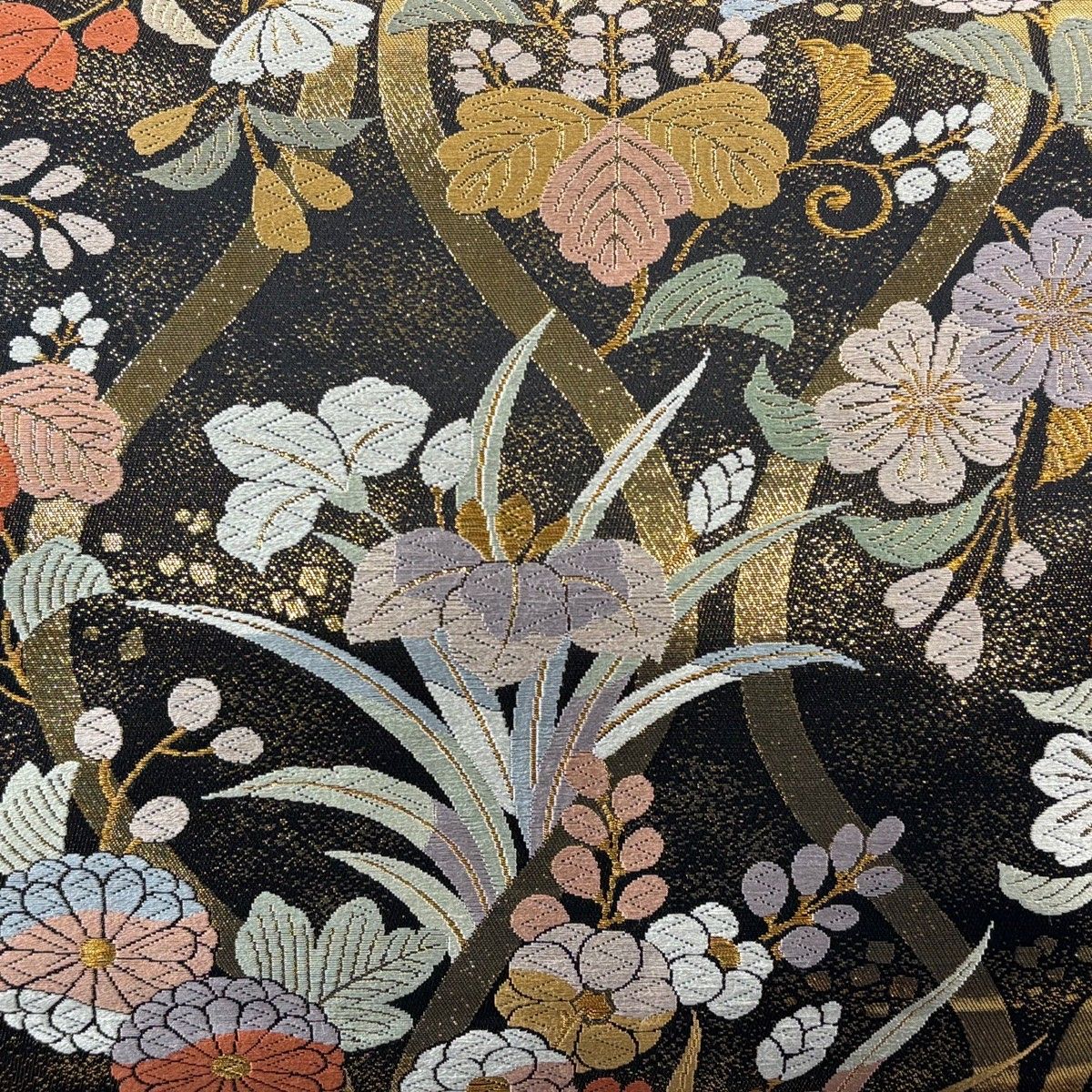 美品】 袋帯 秀品 草花 立涌 刺繍 金糸 墨色 六通 正絹 【中古