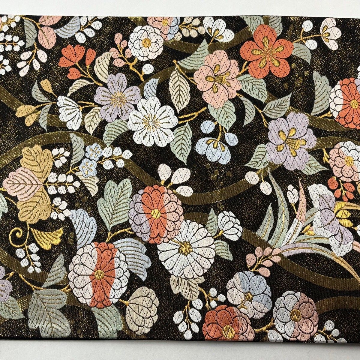 美品】 袋帯 秀品 草花 立涌 刺繍 金糸 墨色 六通 正絹 【中古