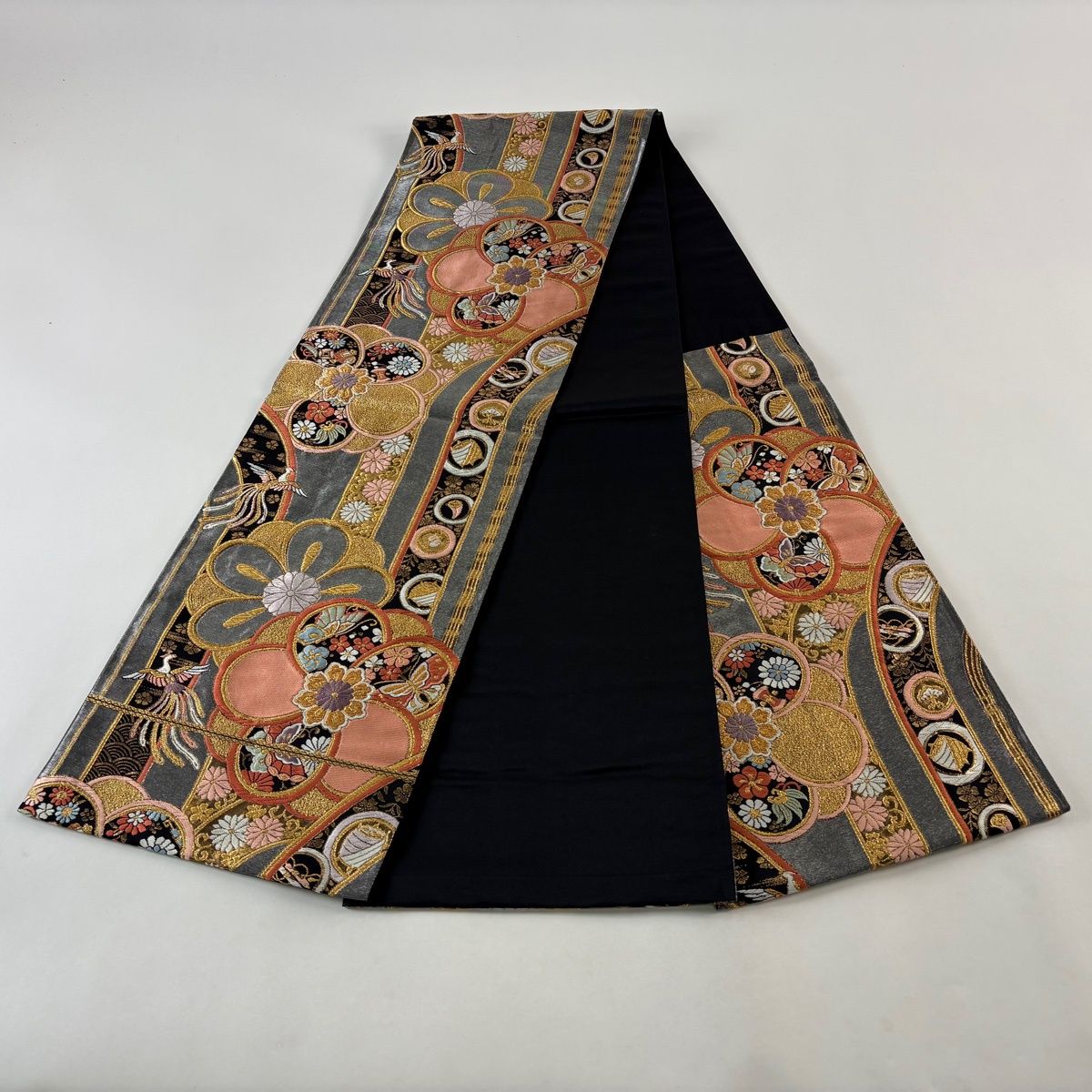 袋帯 秀品 花鳥 蝶 金銀糸 刺繍 銀色 六通 正絹 【中古】 - メルカリ