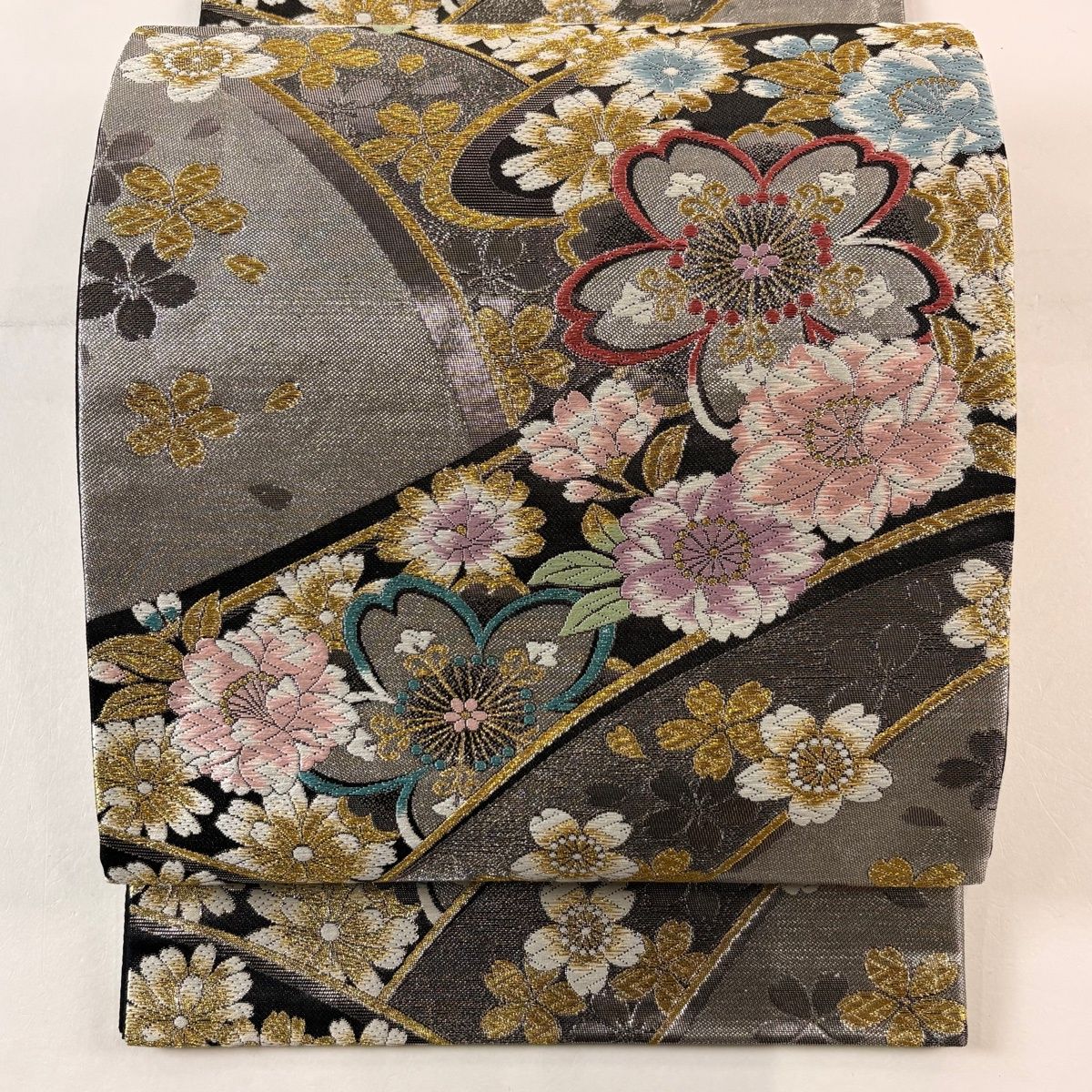 美品】 袋帯 秀品 桜 花びら 箔 金銀糸 黒 六通 正絹 【中古】 - メルカリ