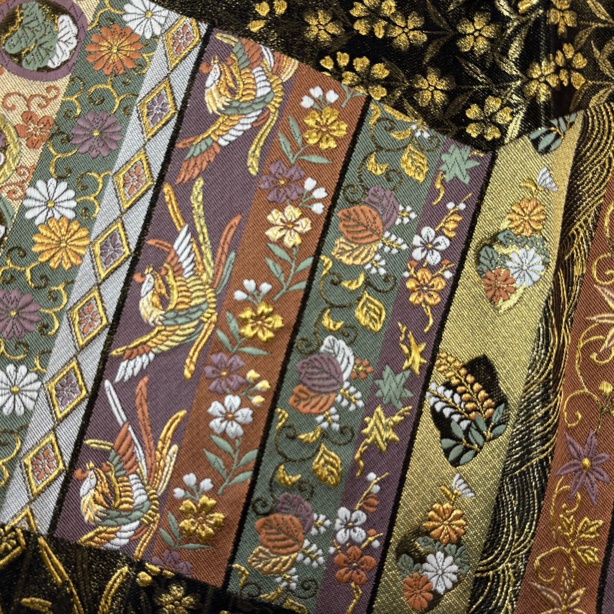 美品】 袋帯 秀品 鳳凰 花唐草 金糸 箔 黒 六通 正絹 【中古】 - メルカリ