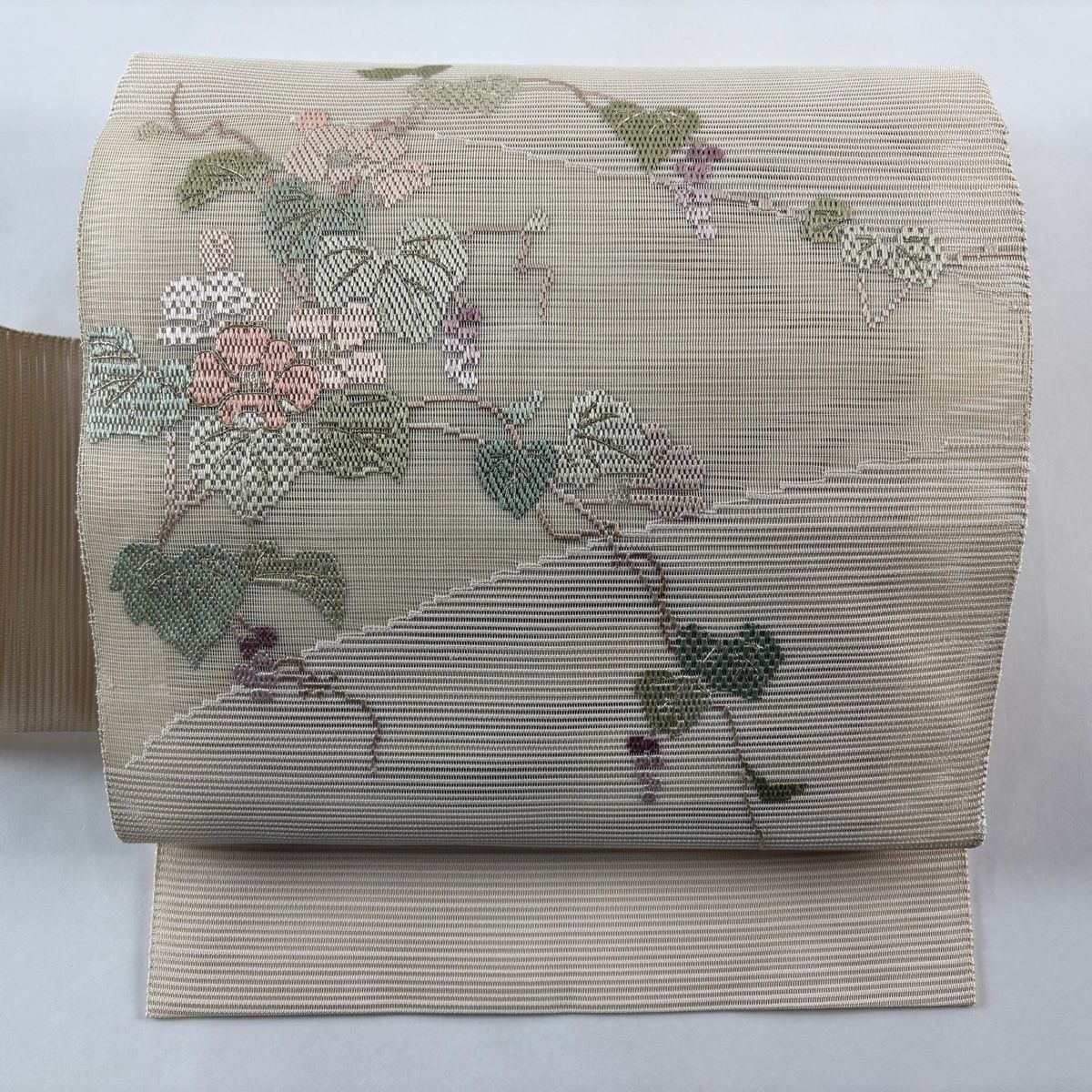 名古屋帯 秀品 夏帯 絽 八寸名古屋帯 草花 葡萄 金糸 刺繍 クリーム 正絹