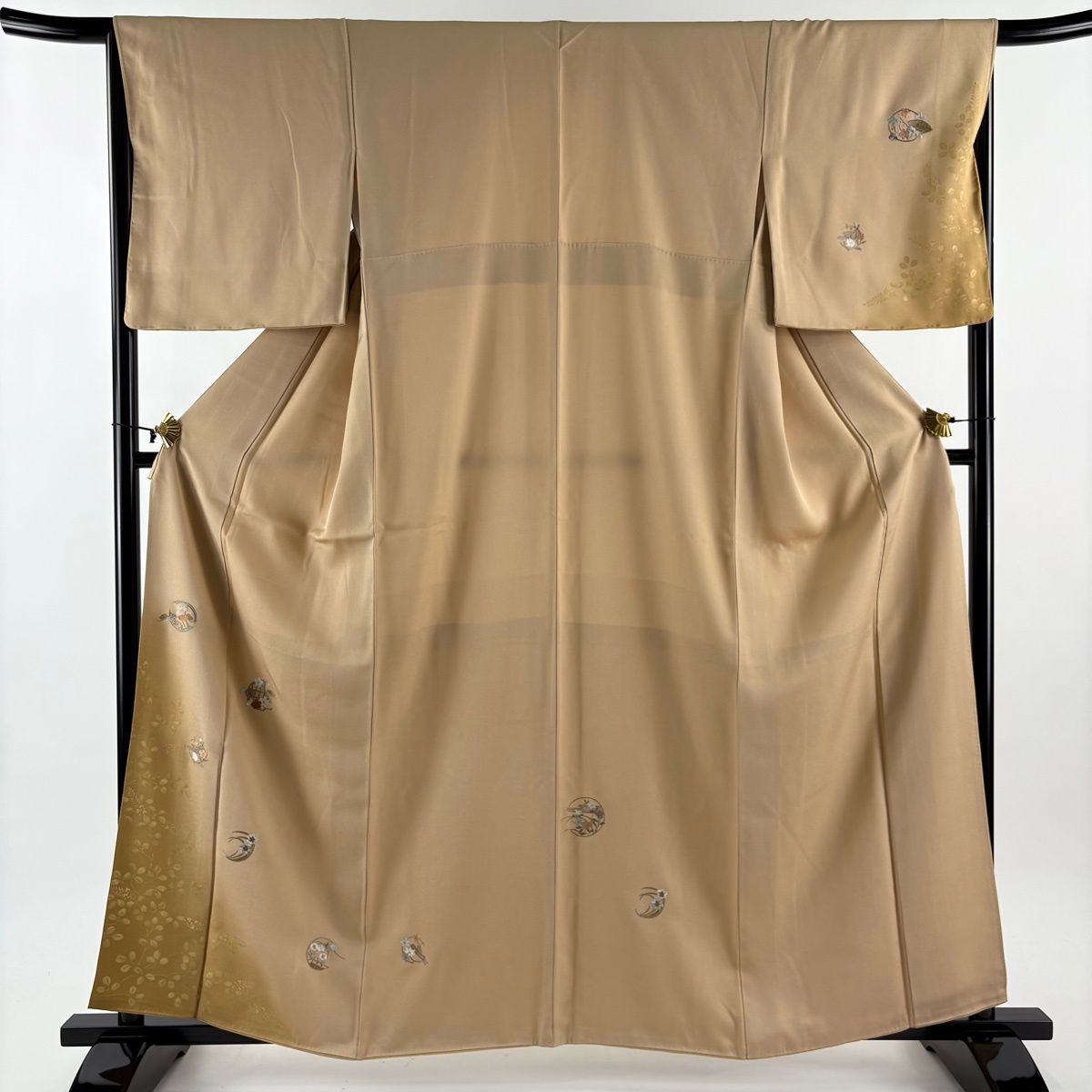 付下げ 身丈161 cm 裄丈65.5 M 袷 松梅 花丸文 刺繍 金糸 薄茶色 正絹 秀品