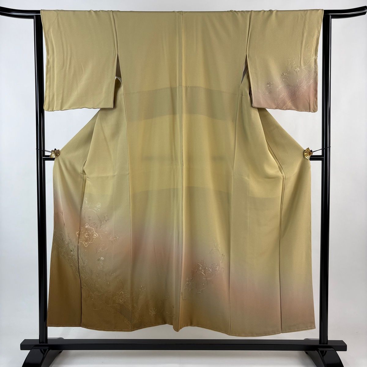 付下げ 身丈152.5 cm 裄丈63.5 S 袷 華文 花唐草 刺繍 金糸 ベージュ 正絹 秀品