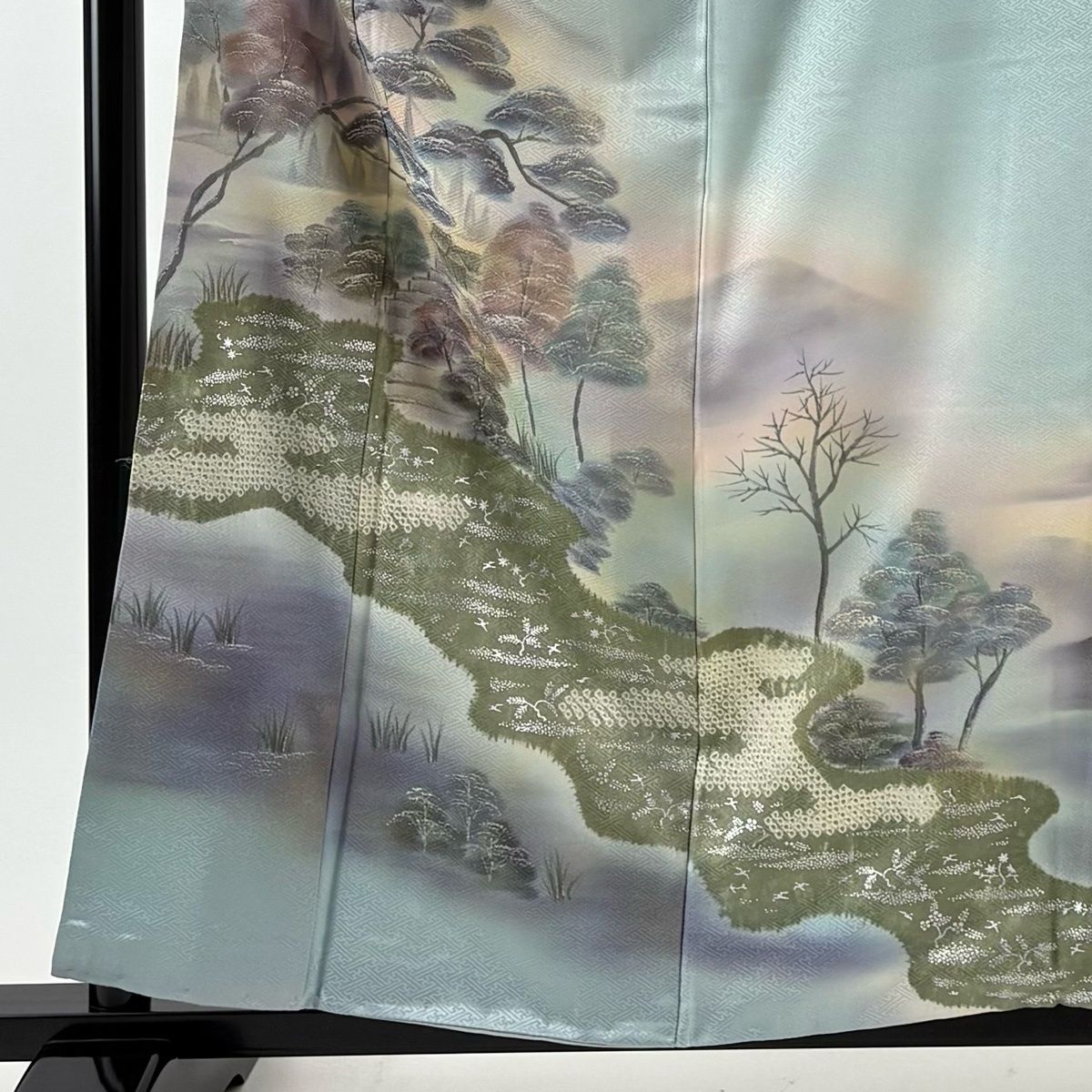 付下げ 身丈159 cm 裄丈64 M 袷 建物 樹木 銀彩 絞り 水色 正絹 秀品